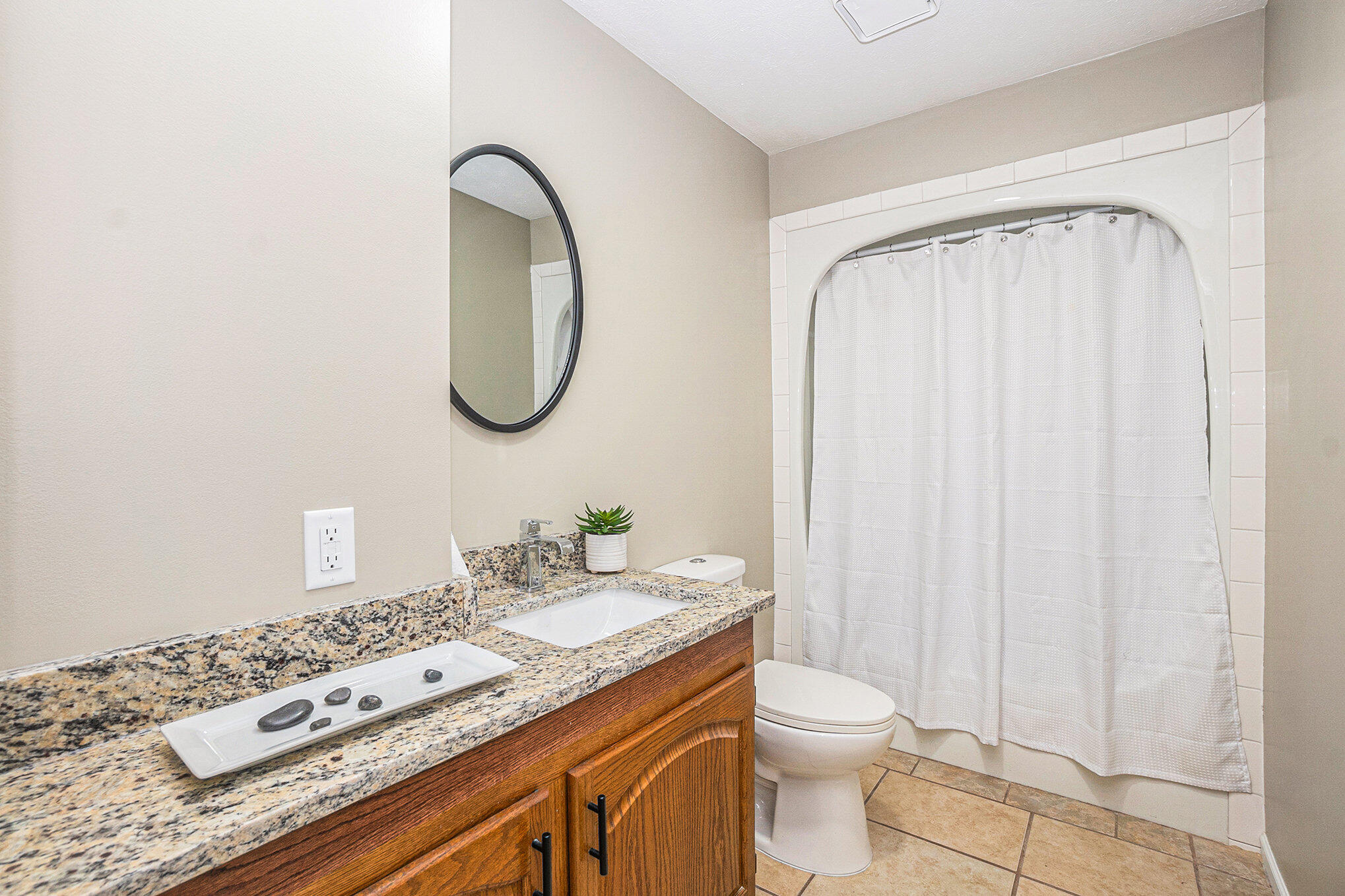 Council Bluffs, Iowa 51501, United States, 3 Bedrooms Bedrooms, ,3 BathroomsBathrooms,Residential,Contingent,213390