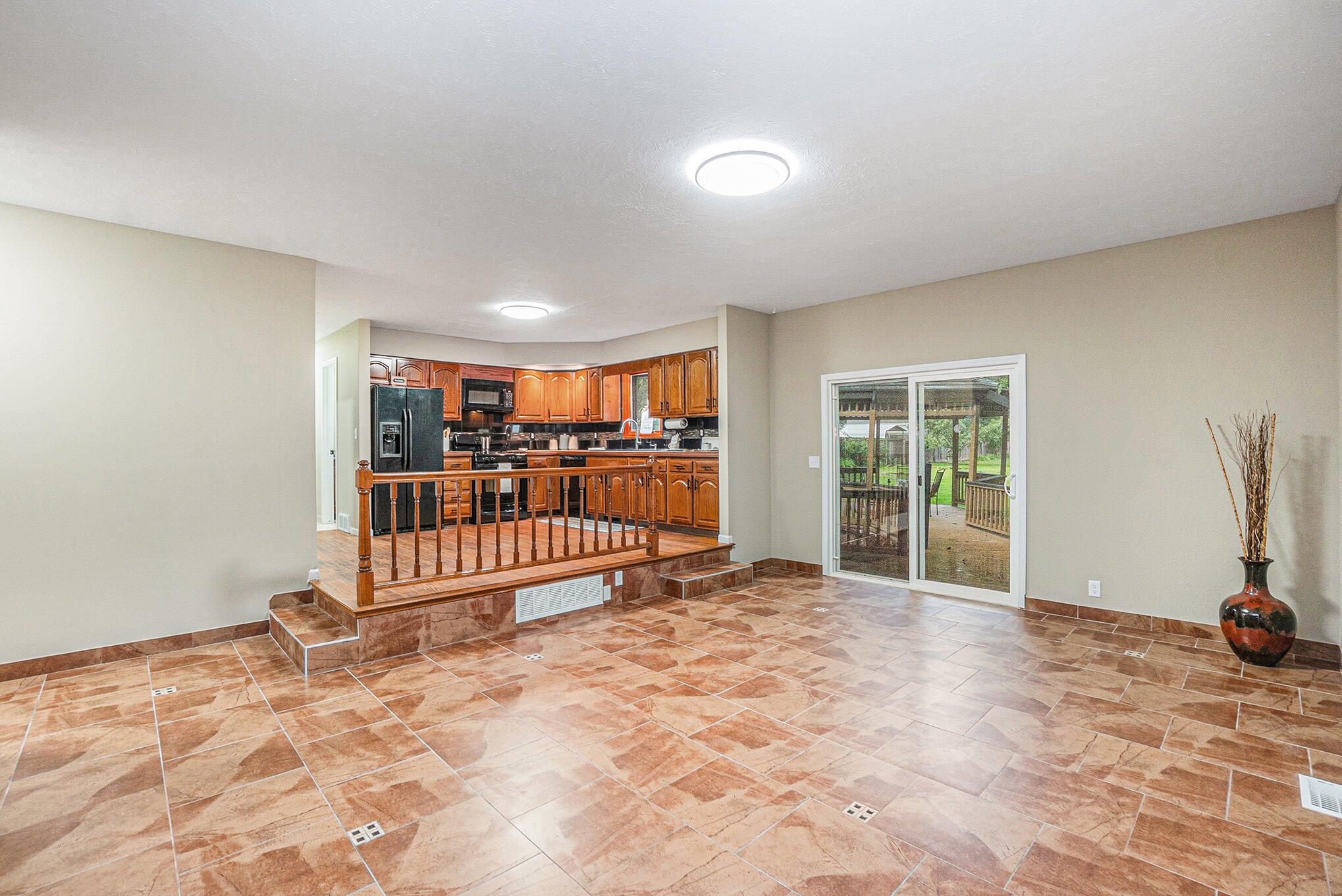 Council Bluffs, Iowa 51501, United States, 3 Bedrooms Bedrooms, ,3 BathroomsBathrooms,Residential,Contingent,213390