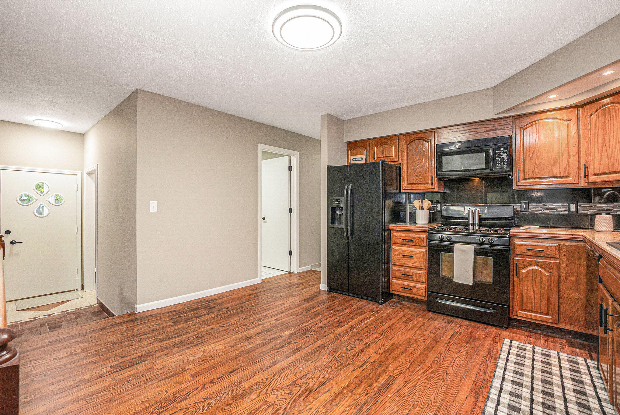 Council Bluffs, Iowa 51501, United States, 3 Bedrooms Bedrooms, ,3 BathroomsBathrooms,Residential,Contingent,213390