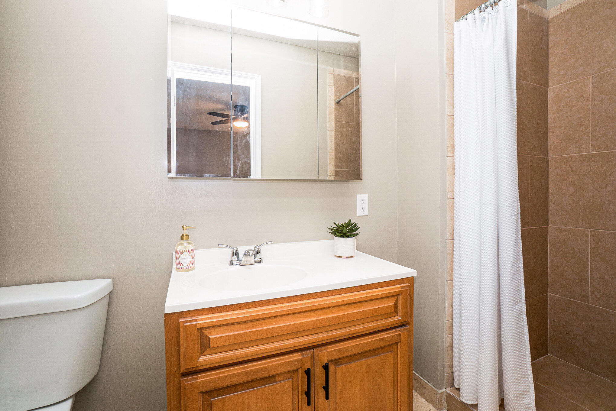 Council Bluffs, Iowa 51501, United States, 3 Bedrooms Bedrooms, ,3 BathroomsBathrooms,Residential,Contingent,213390