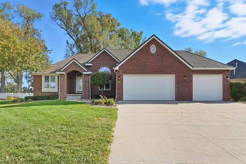 Photo of 113 SHORELINE Drive, CARTER LAKE, IA 51510 (MLS # 25-2221)