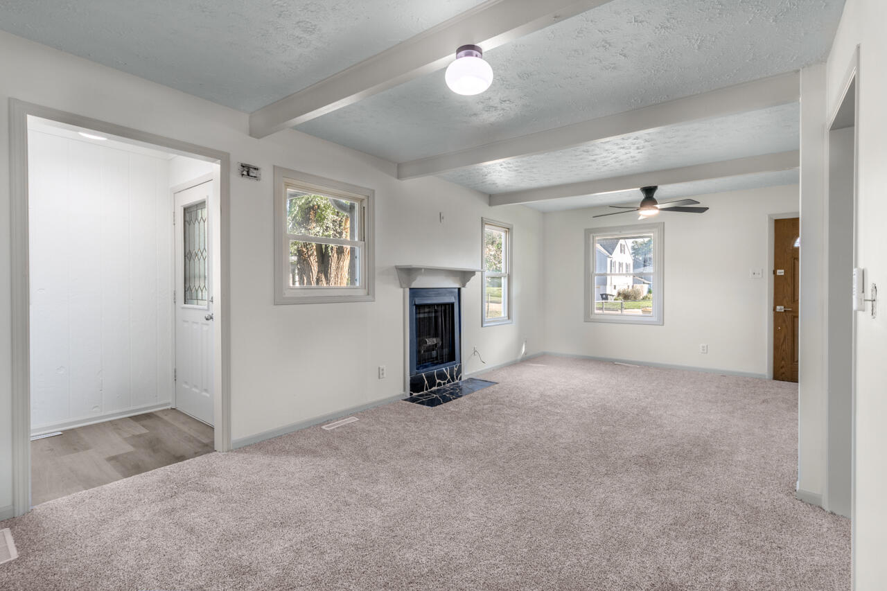 Council Bluffs, Iowa 51501, United States, 3 Bedrooms Bedrooms, ,2 BathroomsBathrooms,Residential,Active,249395