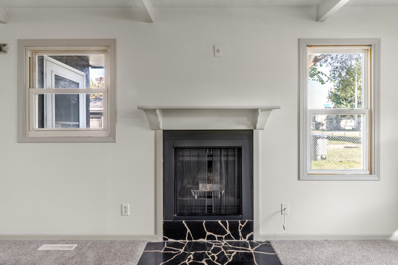 Council Bluffs, Iowa 51501, United States, 3 Bedrooms Bedrooms, ,2 BathroomsBathrooms,Residential,Active,249395