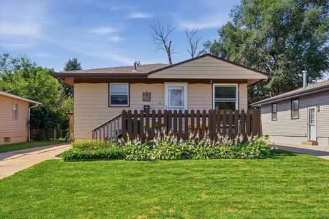 Photo of 2117 AVENUE L, COUNCIL BLUFFS, IA 51501 (MLS # 26-1442)