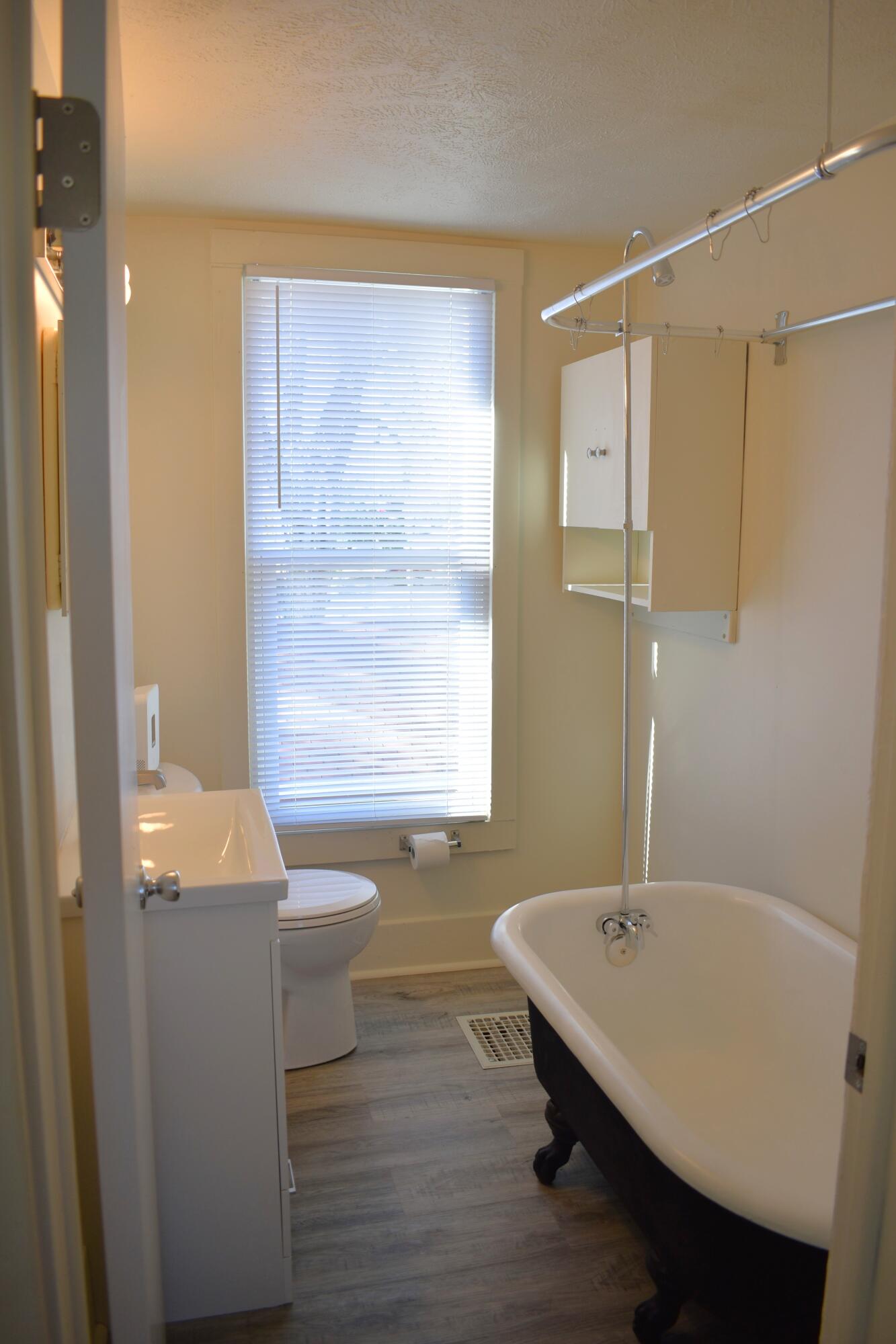 Carter Lake, Iowa 51510, United States, 2 Bedrooms Bedrooms, ,2 BathroomsBathrooms,Residential,Active,233154