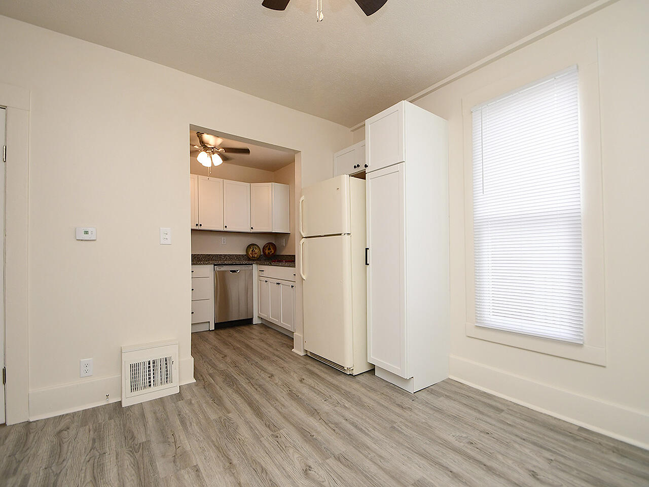 Carter Lake, Iowa 51510, United States, 2 Bedrooms Bedrooms, ,2 BathroomsBathrooms,Residential,Active,233154