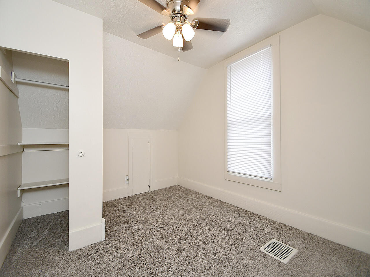 Carter Lake, Iowa 51510, United States, 2 Bedrooms Bedrooms, ,2 BathroomsBathrooms,Residential,Active,233154