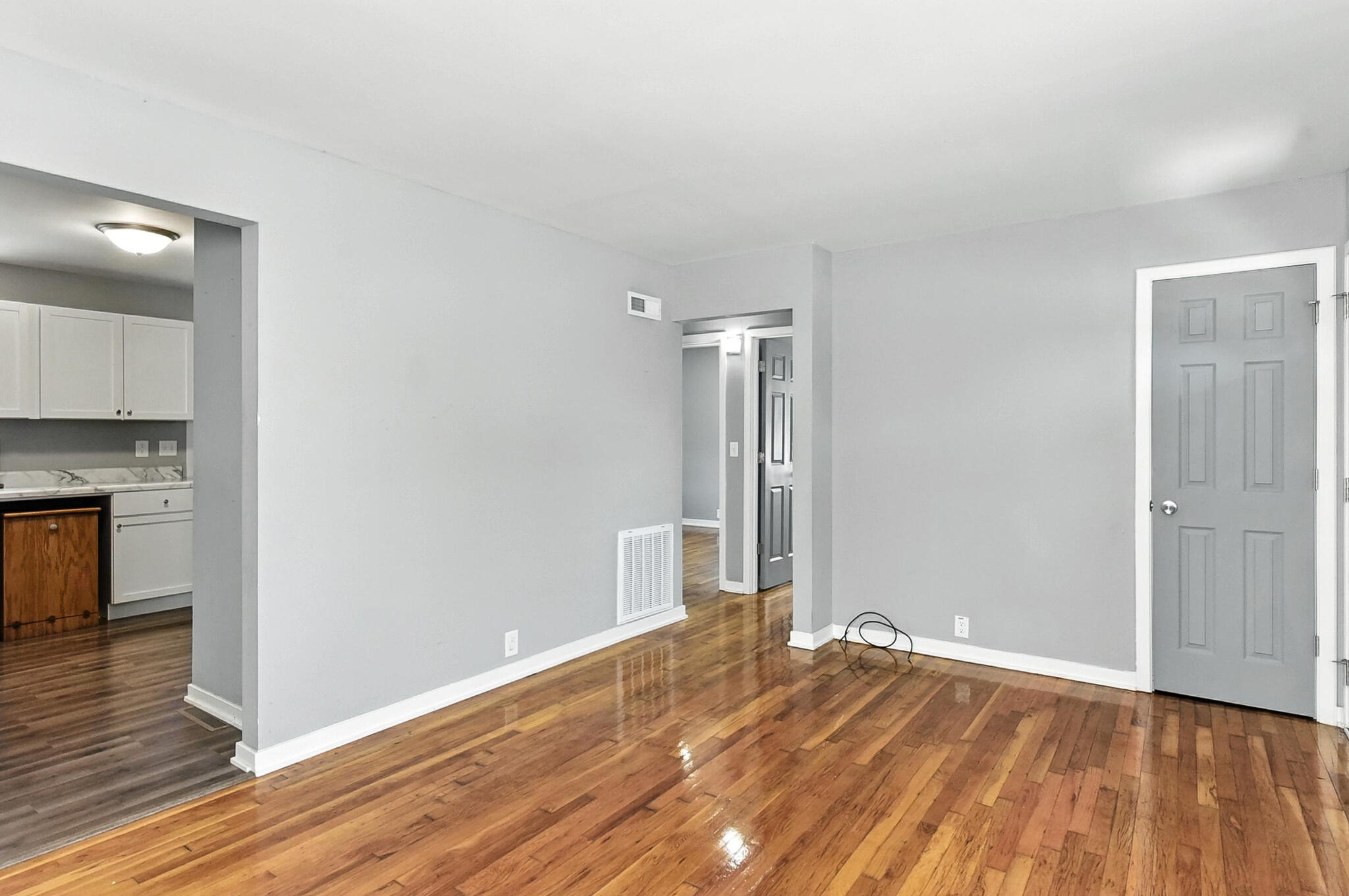 Council Bluffs, Iowa 51501, United States, 2 Bedrooms Bedrooms, ,1 BathroomBathrooms,Residential,Pending,167654