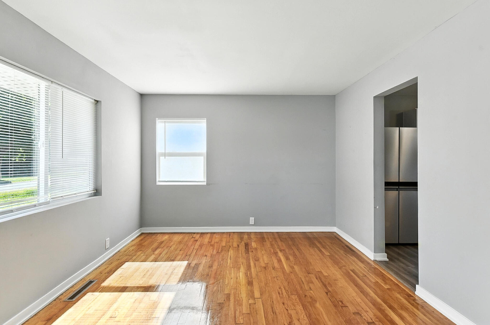 Council Bluffs, Iowa 51501, United States, 2 Bedrooms Bedrooms, ,1 BathroomBathrooms,Residential,Pending,167654