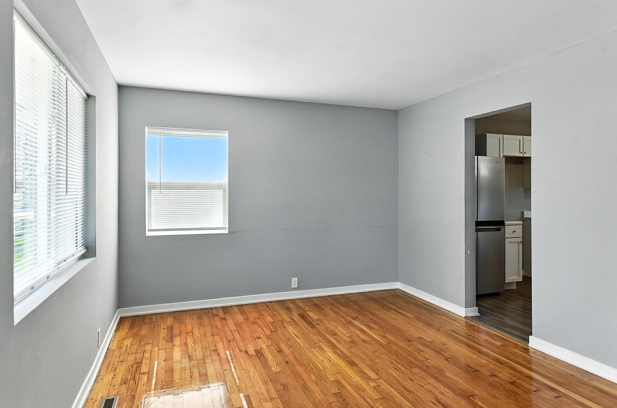 Council Bluffs, Iowa 51501, United States, 2 Bedrooms Bedrooms, ,1 BathroomBathrooms,Residential,Pending,167654