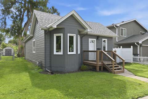 Photo of 2111 S 10TH Street, COUNCIL BLUFFS, IA 51501 (MLS # 26-1473)