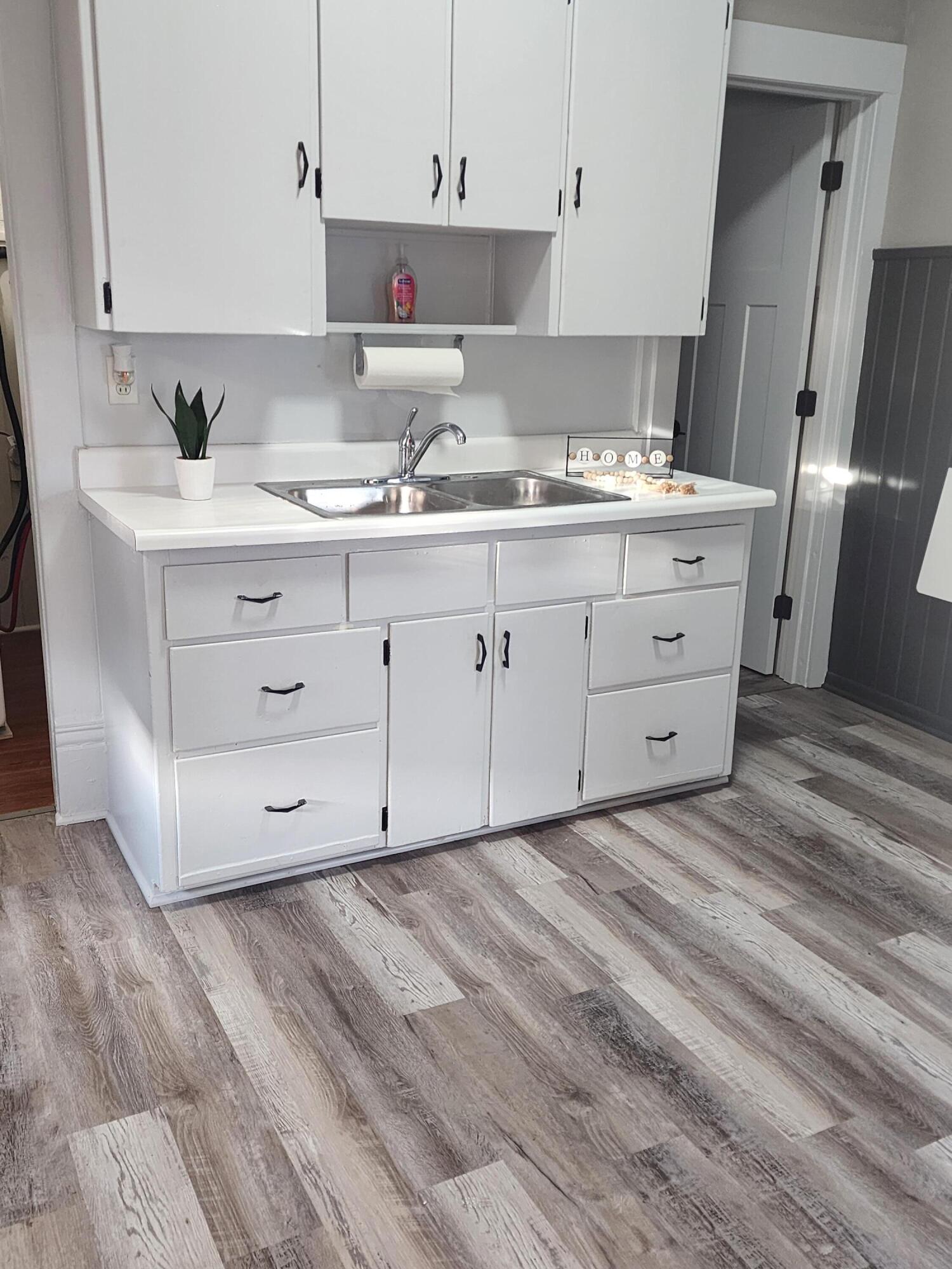 Neola, Iowa 51559, United States, 2 Bedrooms Bedrooms, ,1 BathroomBathrooms,Residential,Active,241231