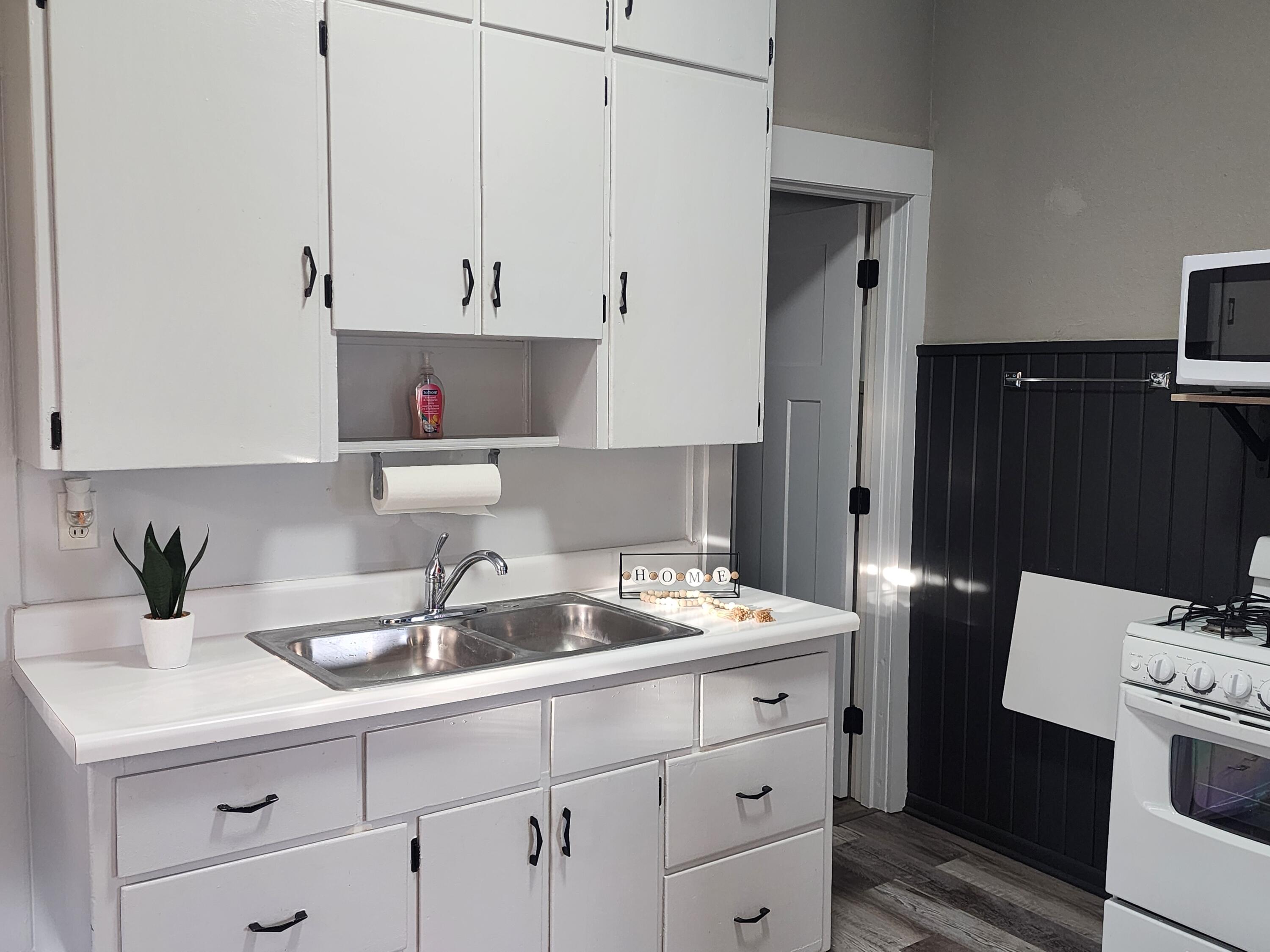 Neola, Iowa 51559, United States, 2 Bedrooms Bedrooms, ,1 BathroomBathrooms,Residential,Active,241231