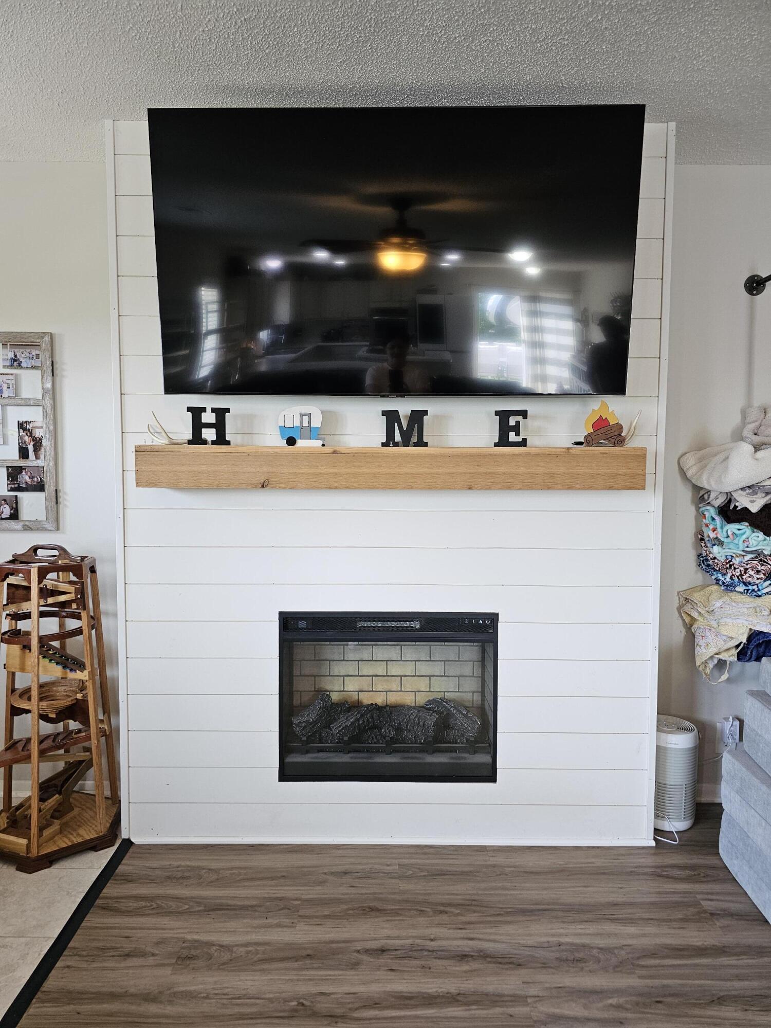 Oakland, Iowa 51560, United States, 4 Bedrooms Bedrooms, ,2 BathroomsBathrooms,Residential,Active,159783