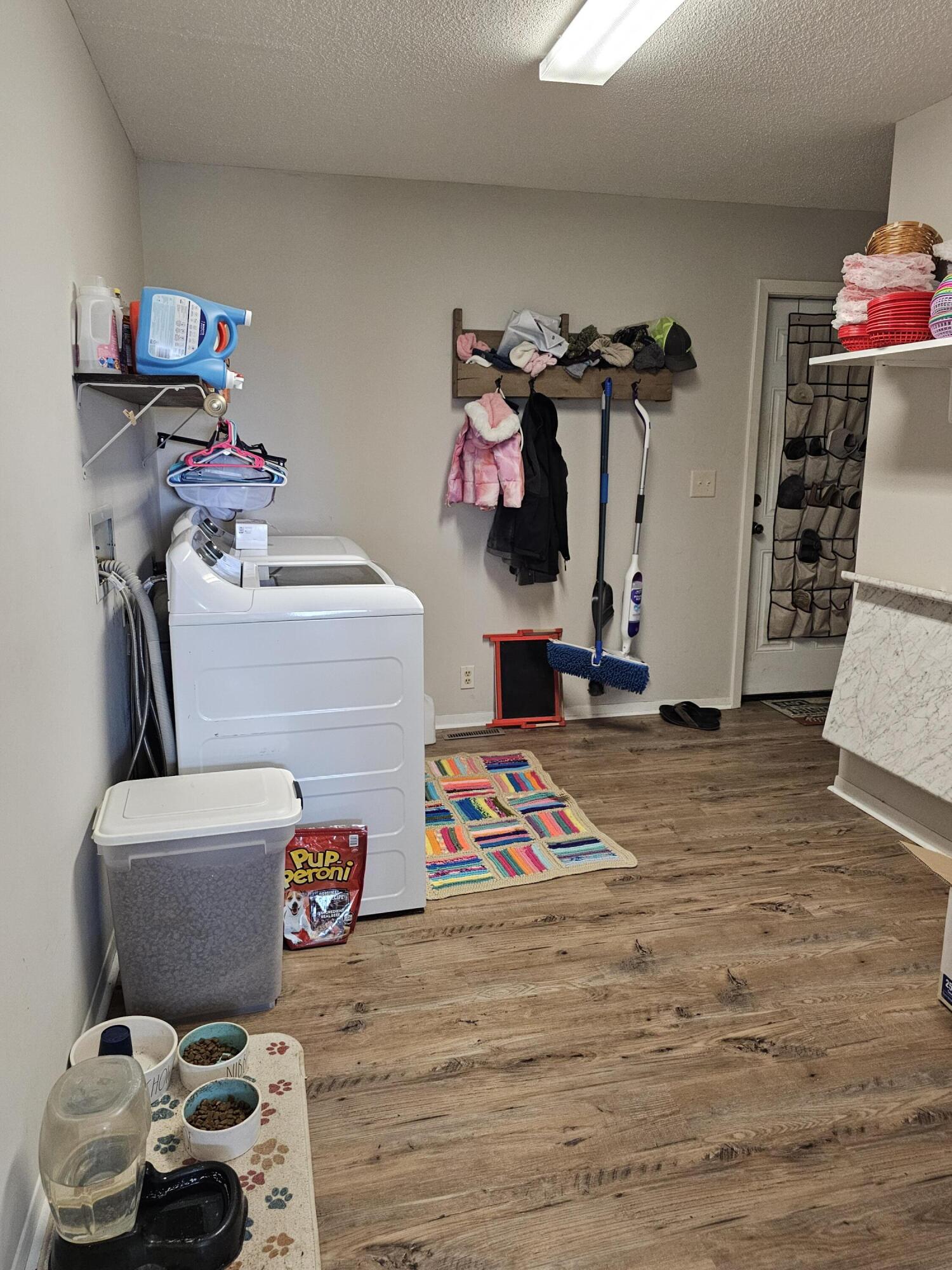 Oakland, Iowa 51560, United States, 4 Bedrooms Bedrooms, ,2 BathroomsBathrooms,Residential,Active,159783