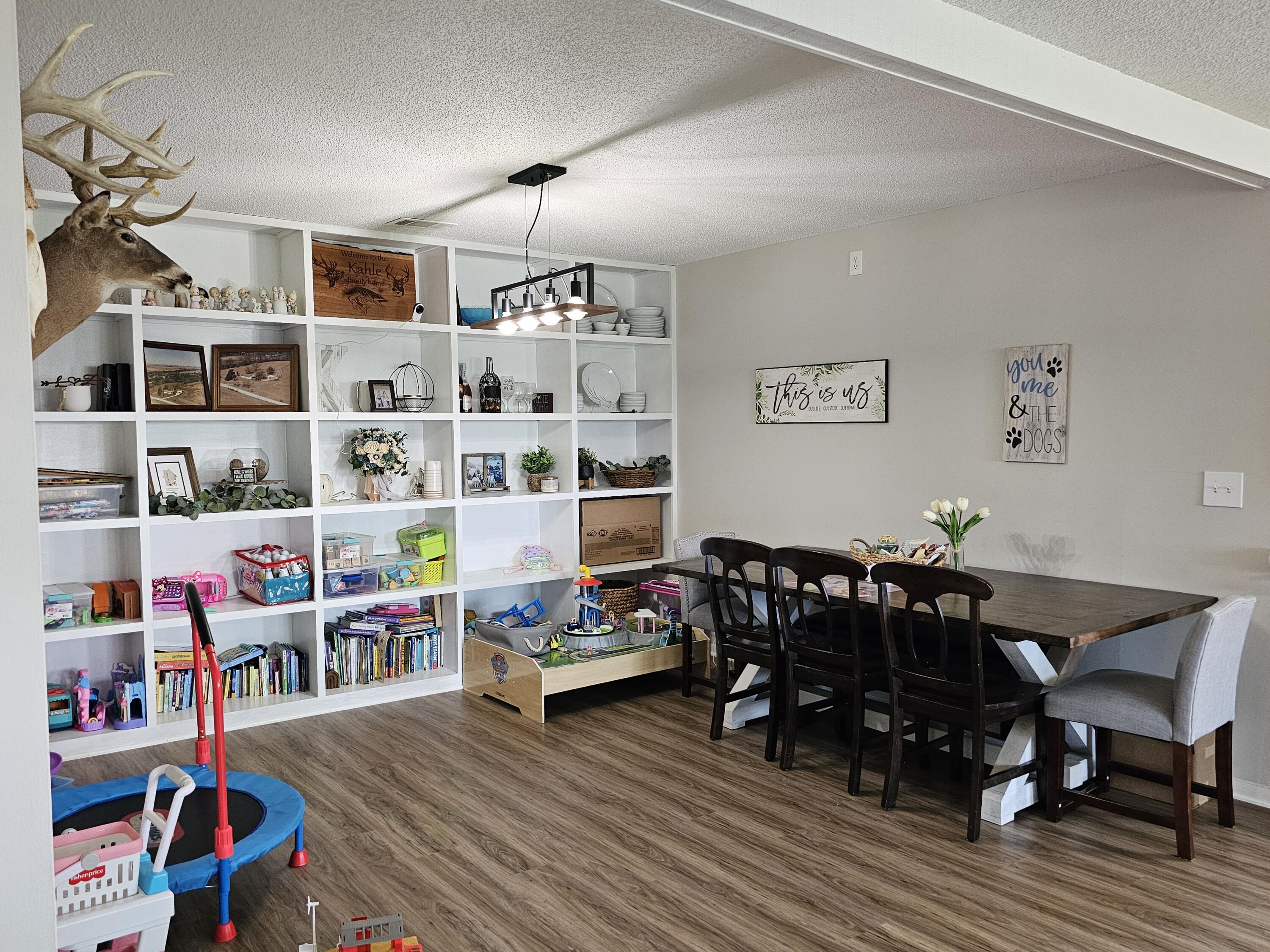 Oakland, Iowa 51560, United States, 4 Bedrooms Bedrooms, ,2 BathroomsBathrooms,Residential,Active,159783