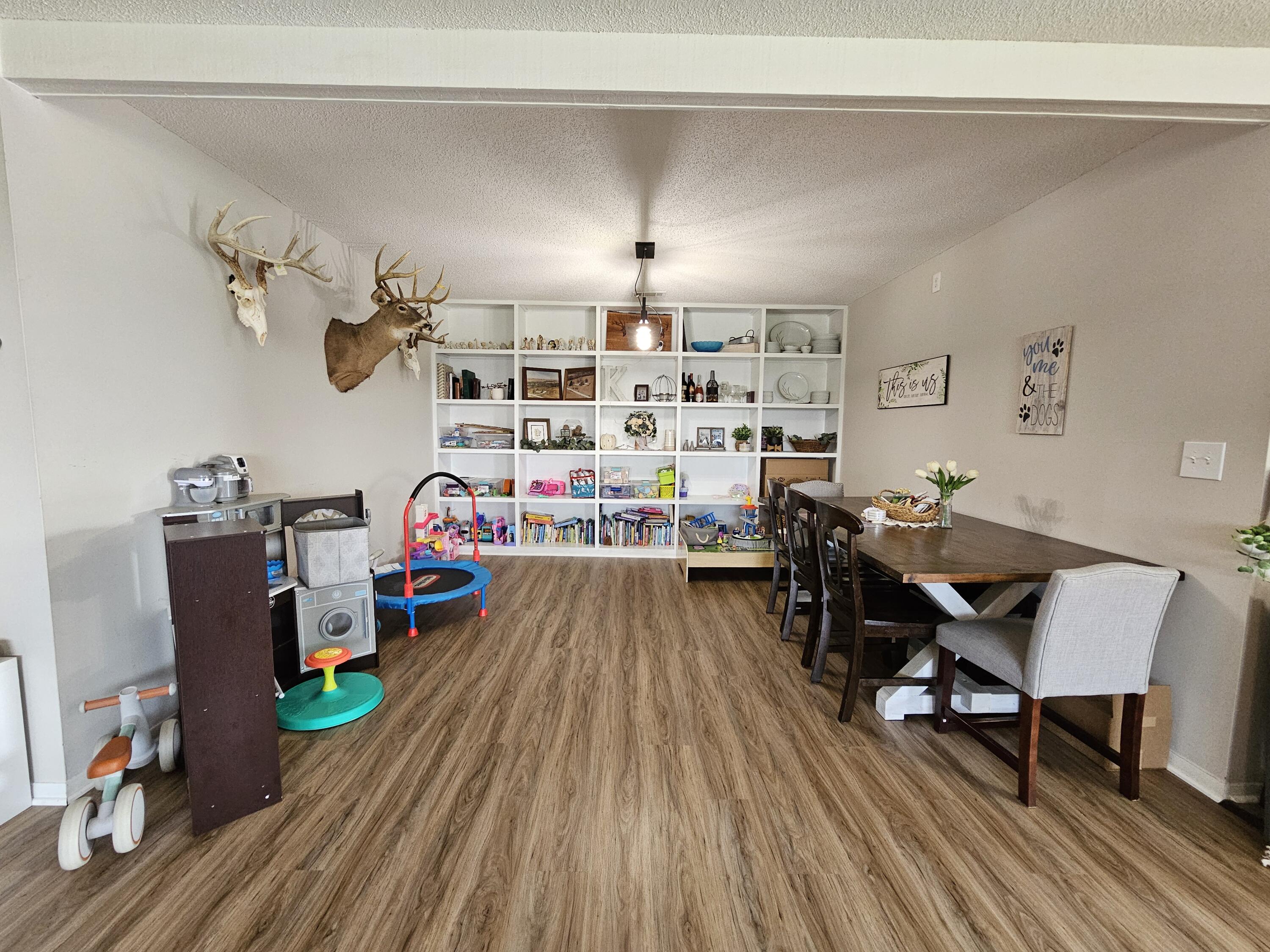 Oakland, Iowa 51560, United States, 4 Bedrooms Bedrooms, ,2 BathroomsBathrooms,Residential,Active,159783