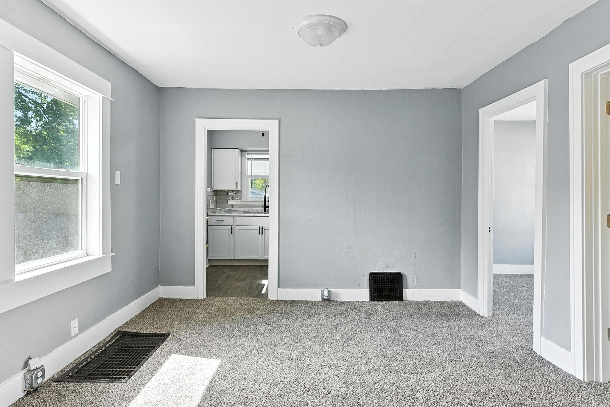 Council Bluffs, Iowa 51501, United States, 2 Bedrooms Bedrooms, ,1 BathroomBathrooms,Residential,Active,173651