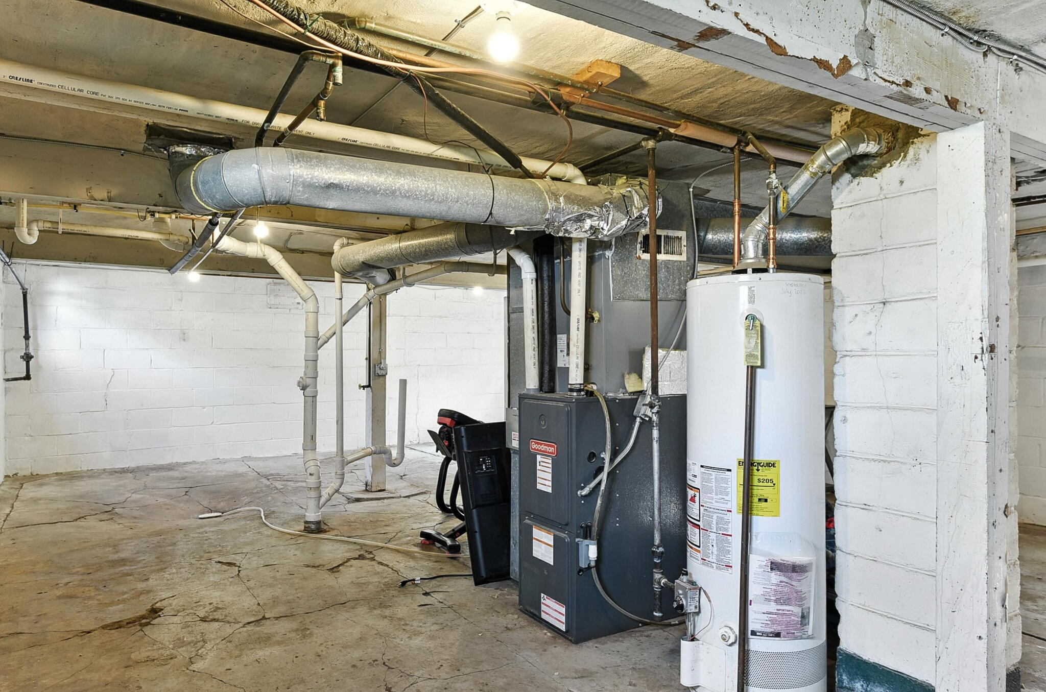 Council Bluffs, Iowa 51501, United States, 2 Bedrooms Bedrooms, ,1 BathroomBathrooms,Residential,Active,173651