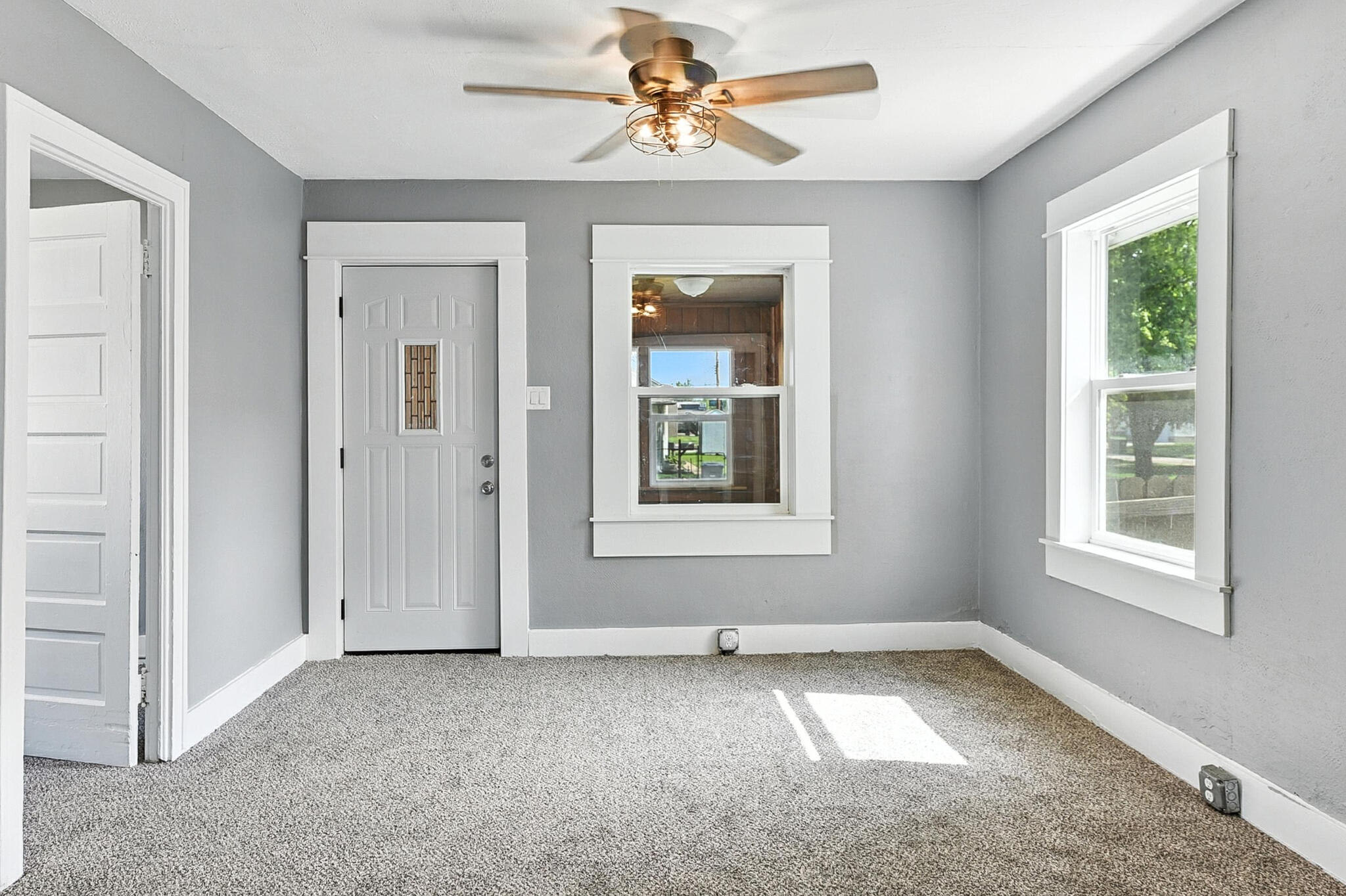 Council Bluffs, Iowa 51501, United States, 2 Bedrooms Bedrooms, ,1 BathroomBathrooms,Residential,Active,173651