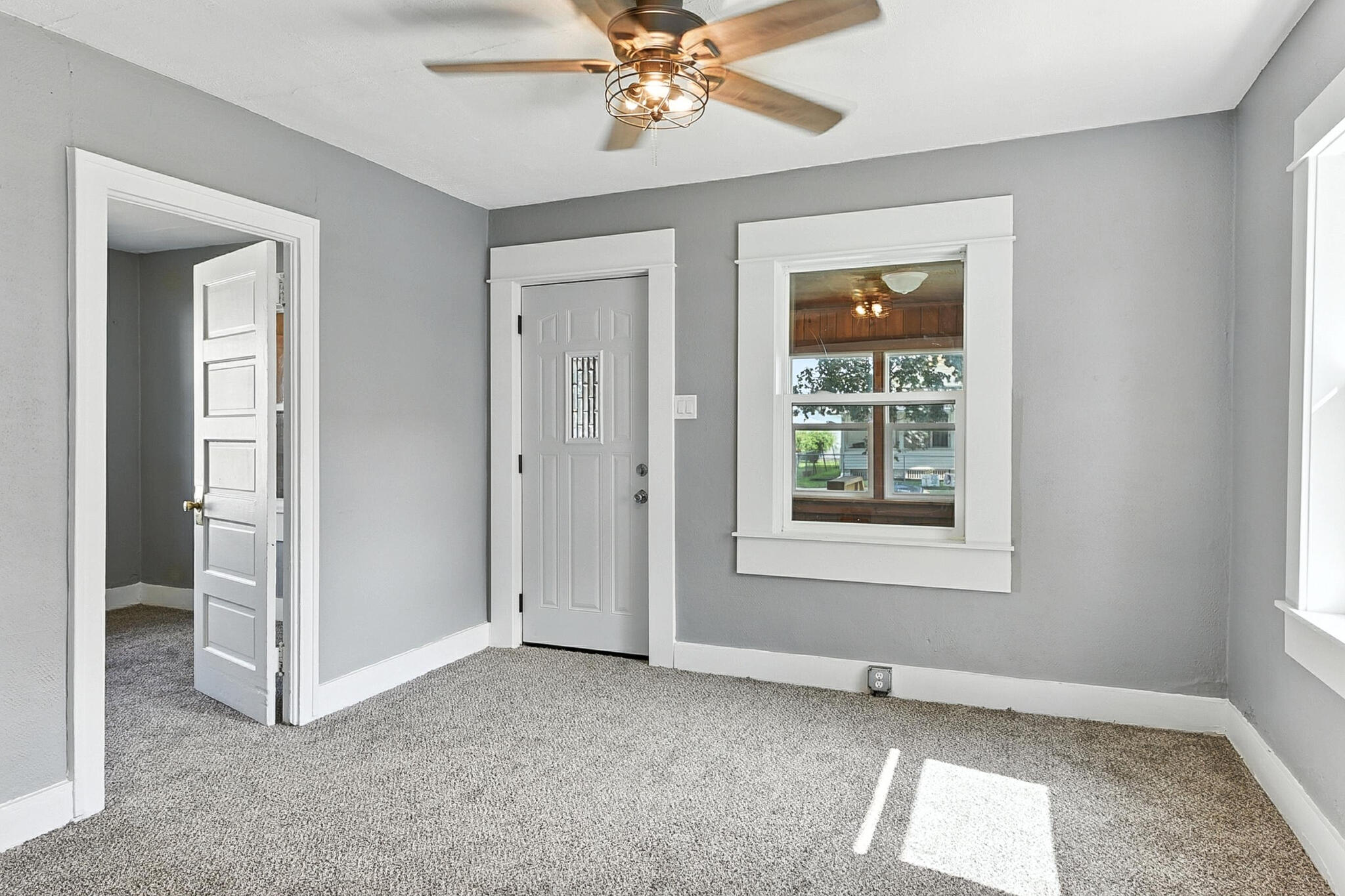 Council Bluffs, Iowa 51501, United States, 2 Bedrooms Bedrooms, ,1 BathroomBathrooms,Residential,Active,173651