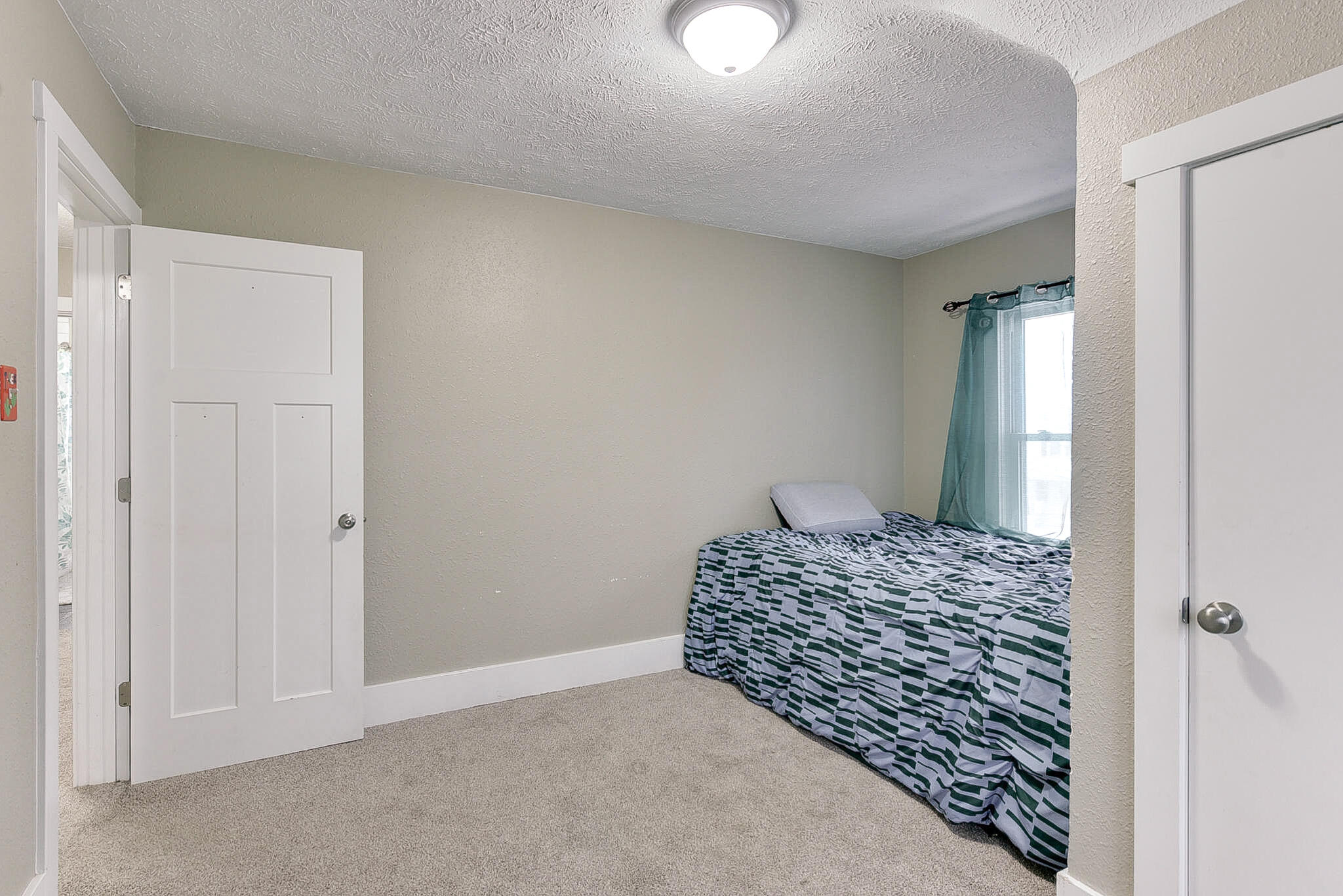 Council Bluffs, Iowa 51503, United States, 4 Bedrooms Bedrooms, ,2 BathroomsBathrooms,Residential,Pending,87483