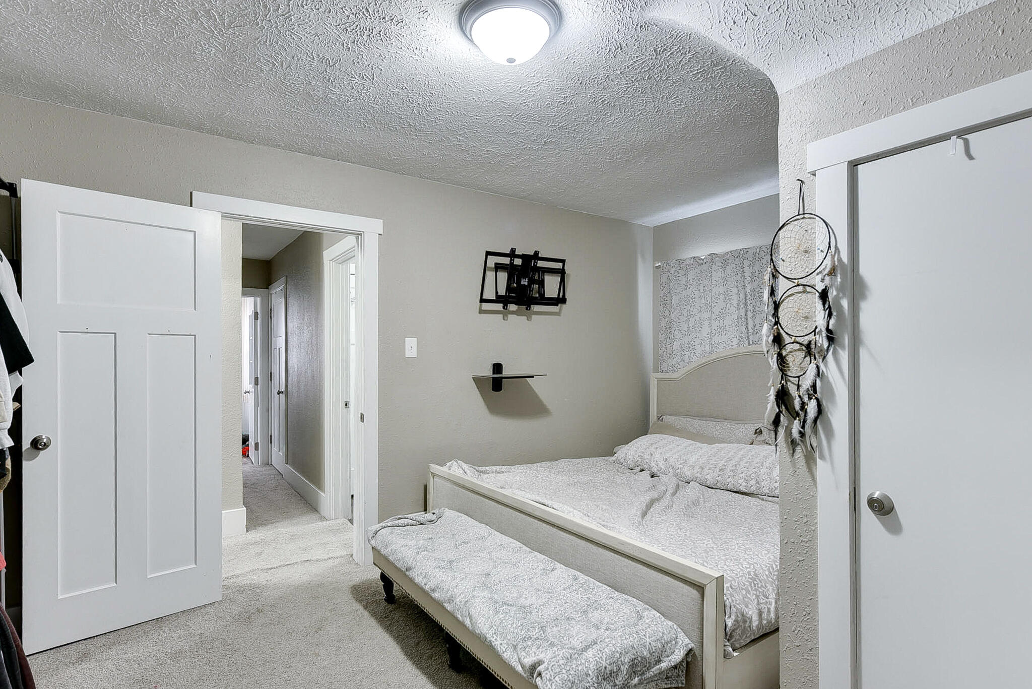 Council Bluffs, Iowa 51503, United States, 4 Bedrooms Bedrooms, ,2 BathroomsBathrooms,Residential,Pending,87483