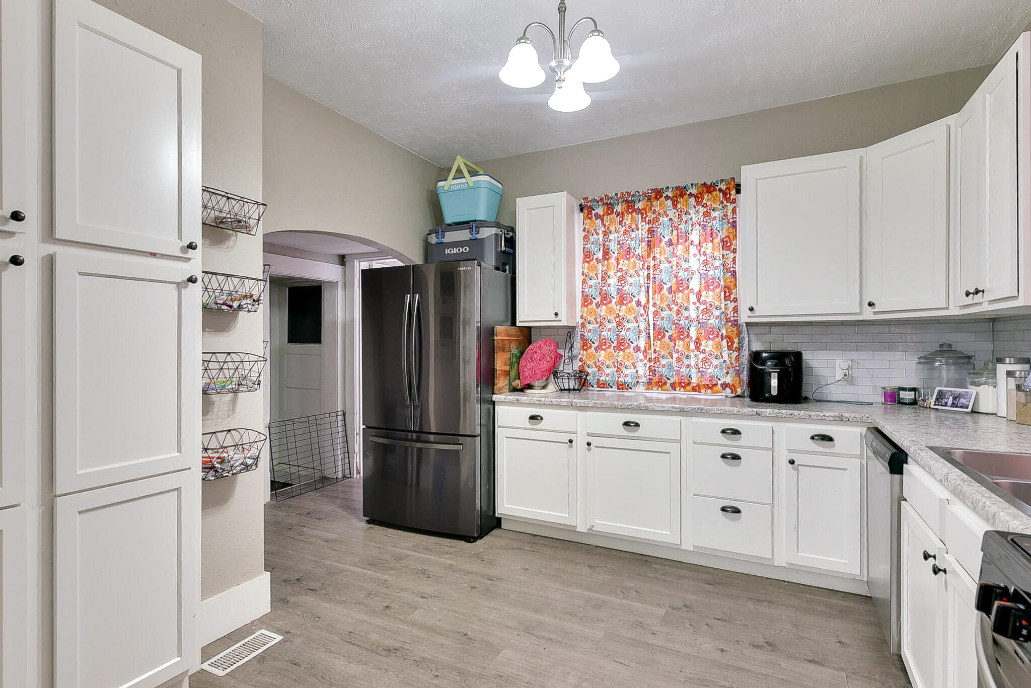 Council Bluffs, Iowa 51503, United States, 4 Bedrooms Bedrooms, ,2 BathroomsBathrooms,Residential,Pending,87483