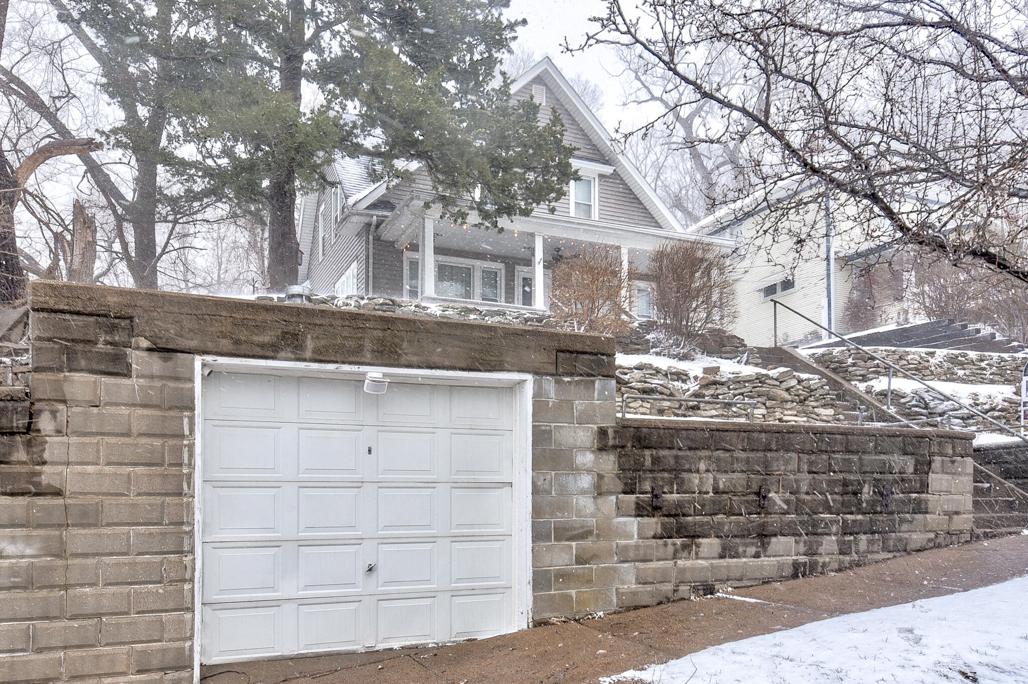 Council Bluffs, Iowa 51503, United States, 4 Bedrooms Bedrooms, ,2 BathroomsBathrooms,Residential,Pending,87483