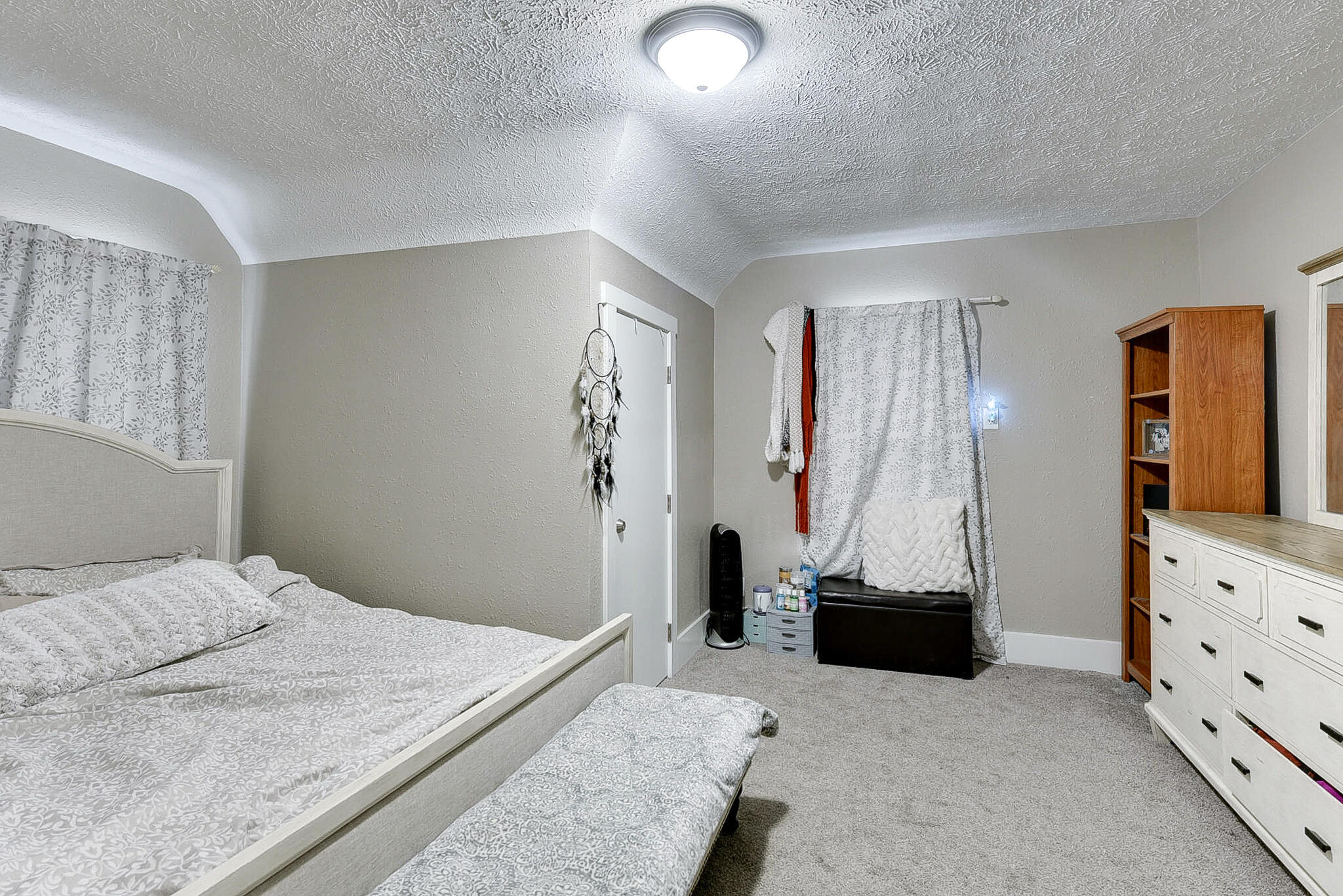 Council Bluffs, Iowa 51503, United States, 4 Bedrooms Bedrooms, ,2 BathroomsBathrooms,Residential,Pending,87483