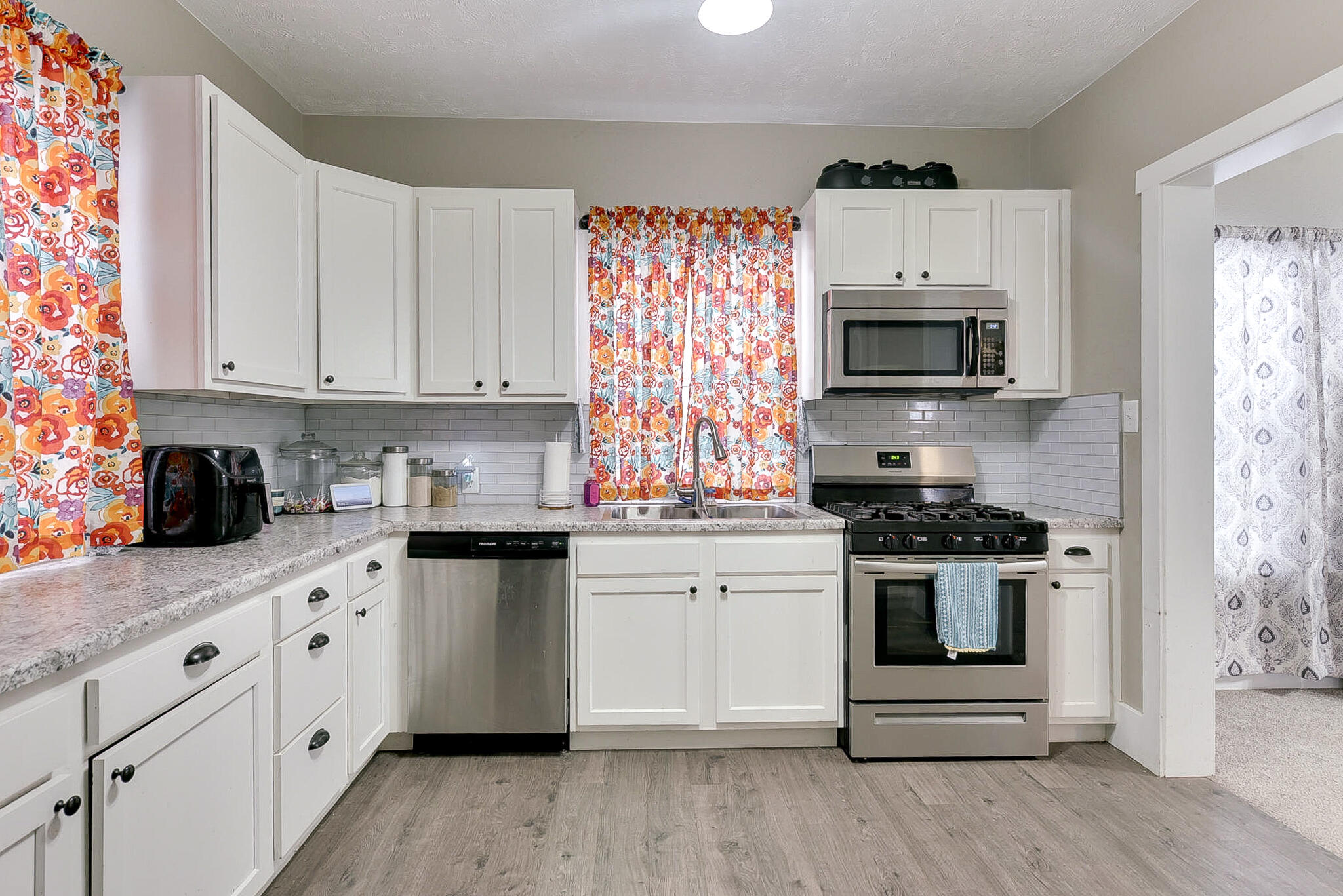 Council Bluffs, Iowa 51503, United States, 4 Bedrooms Bedrooms, ,2 BathroomsBathrooms,Residential,Pending,87483