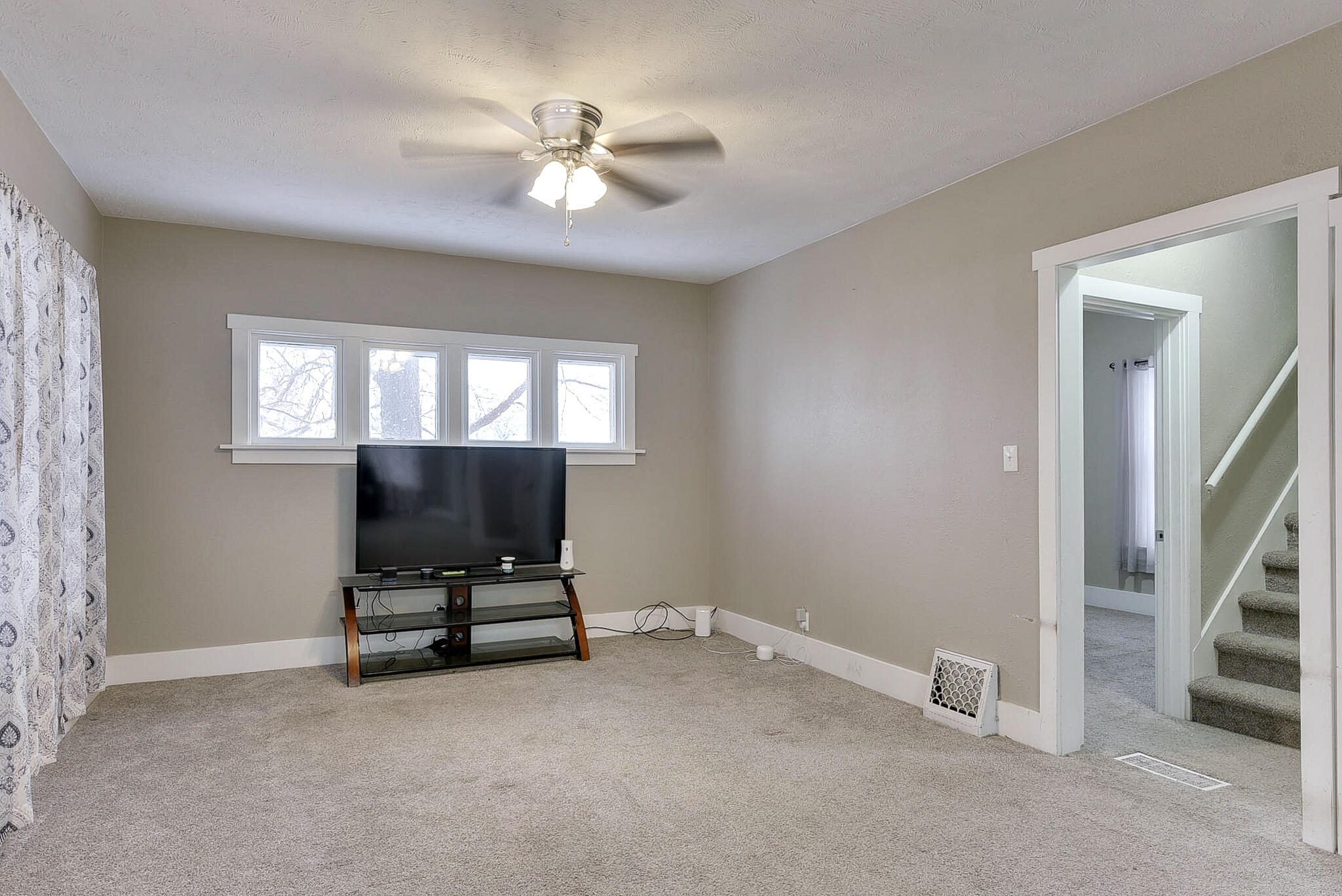 Council Bluffs, Iowa 51503, United States, 4 Bedrooms Bedrooms, ,2 BathroomsBathrooms,Residential,Pending,87483