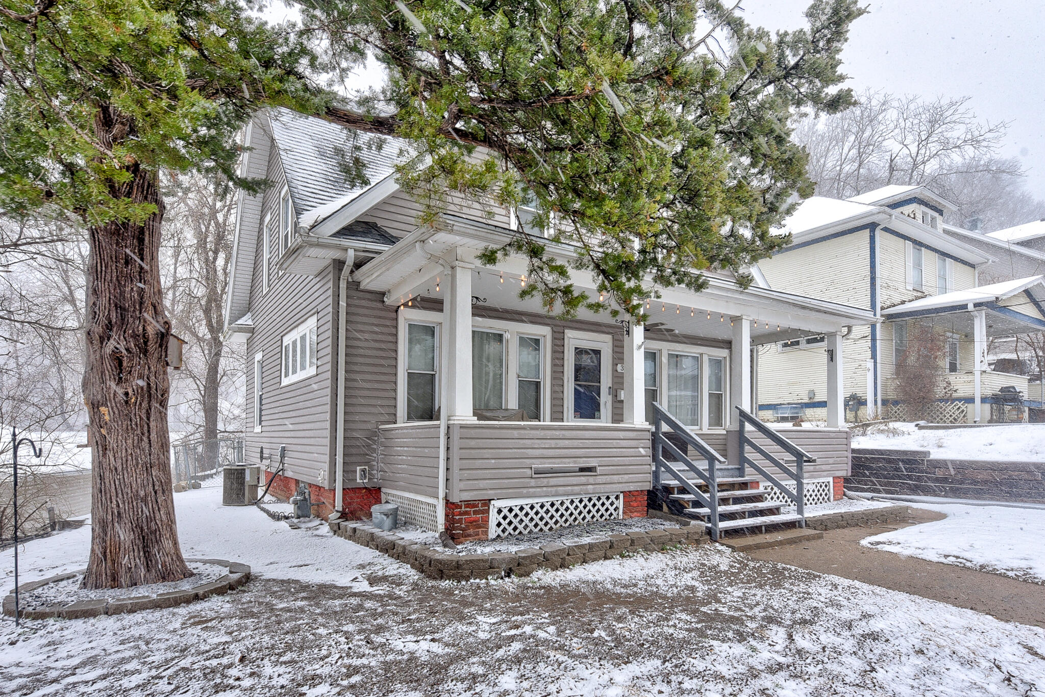 Council Bluffs, Iowa 51503, United States, 4 Bedrooms Bedrooms, ,2 BathroomsBathrooms,Residential,Pending,87483