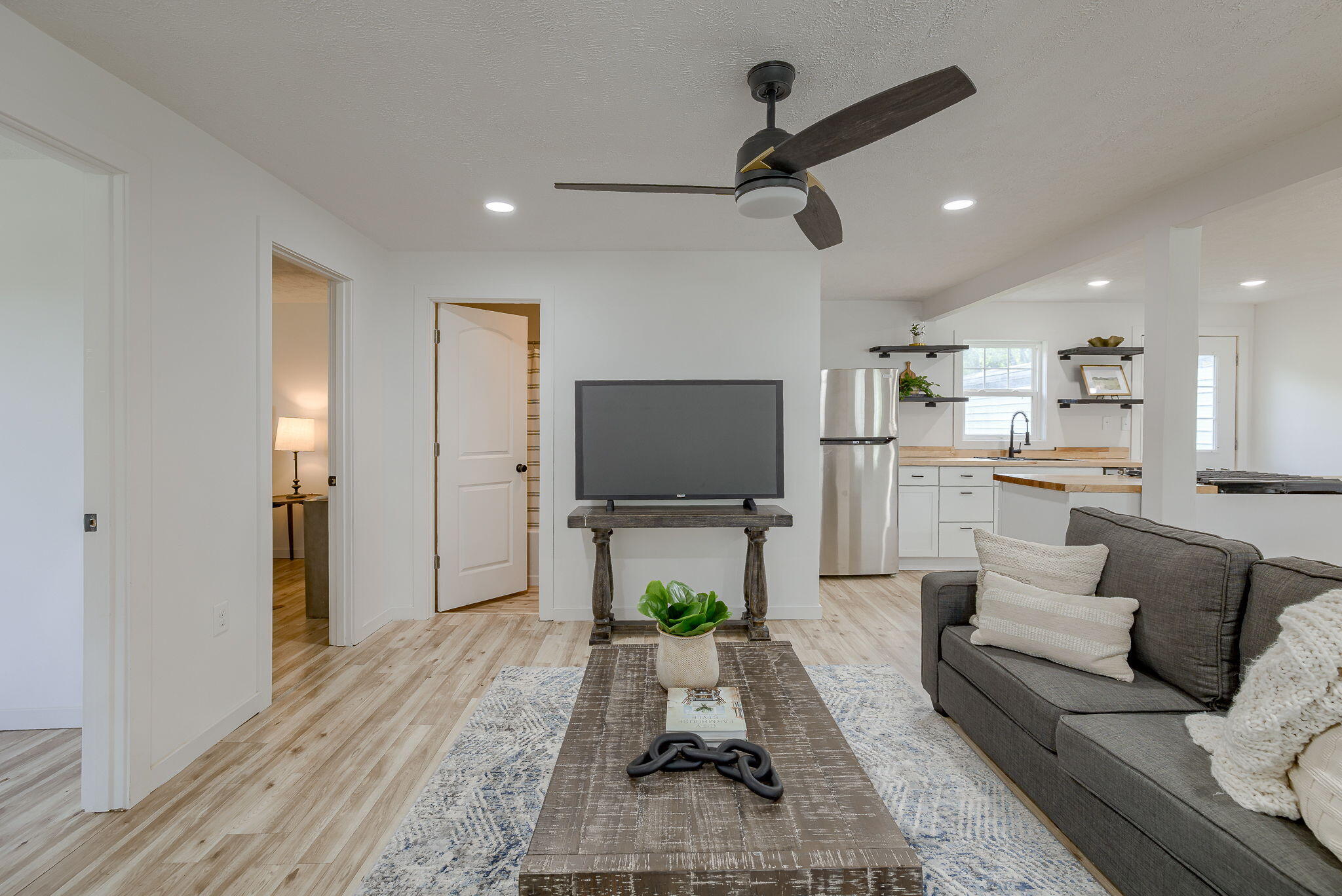 Shenandoah, Iowa 51601, United States, 2 Bedrooms Bedrooms, ,1 BathroomBathrooms,Residential,Active,221583