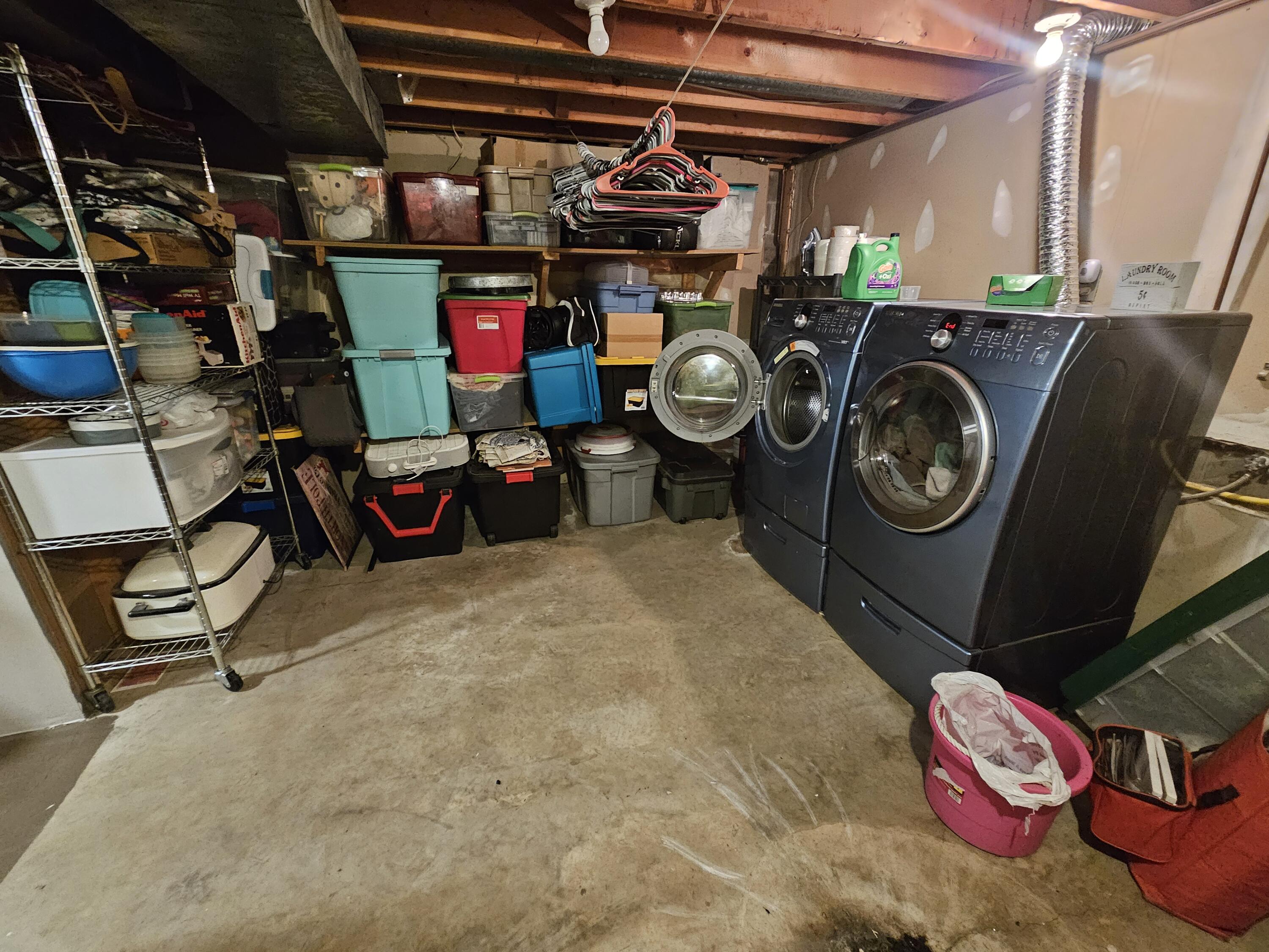 Oakland, Iowa 51560, United States, 3 Bedrooms Bedrooms, ,2 BathroomsBathrooms,Residential,Contingent,9425