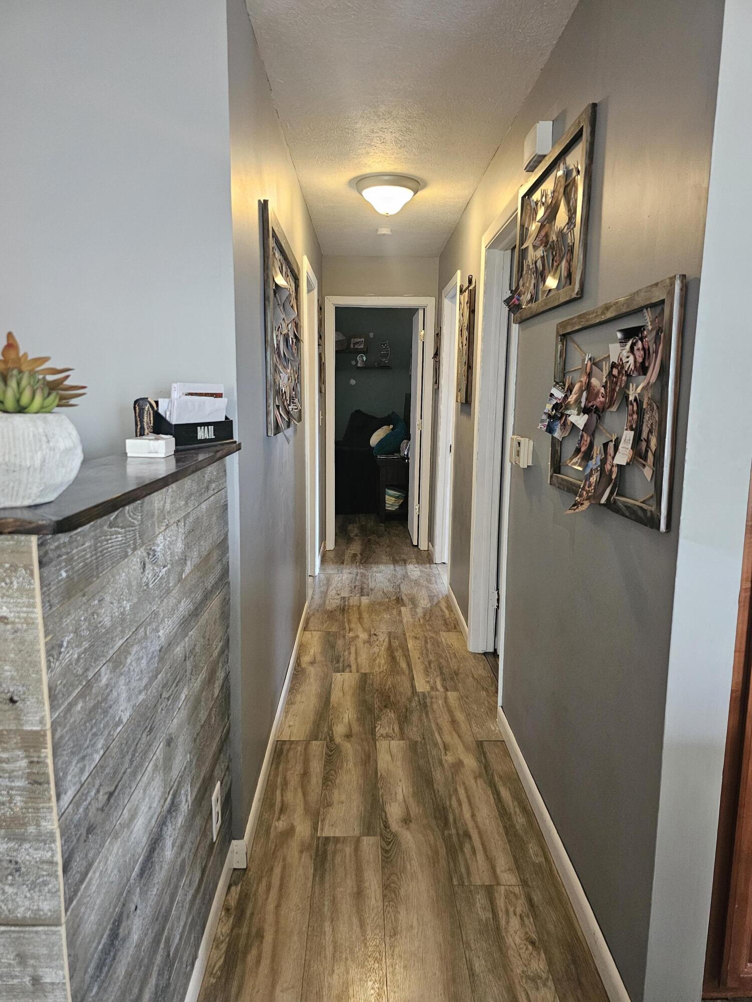 Oakland, Iowa 51560, United States, 3 Bedrooms Bedrooms, ,2 BathroomsBathrooms,Residential,Contingent,9425