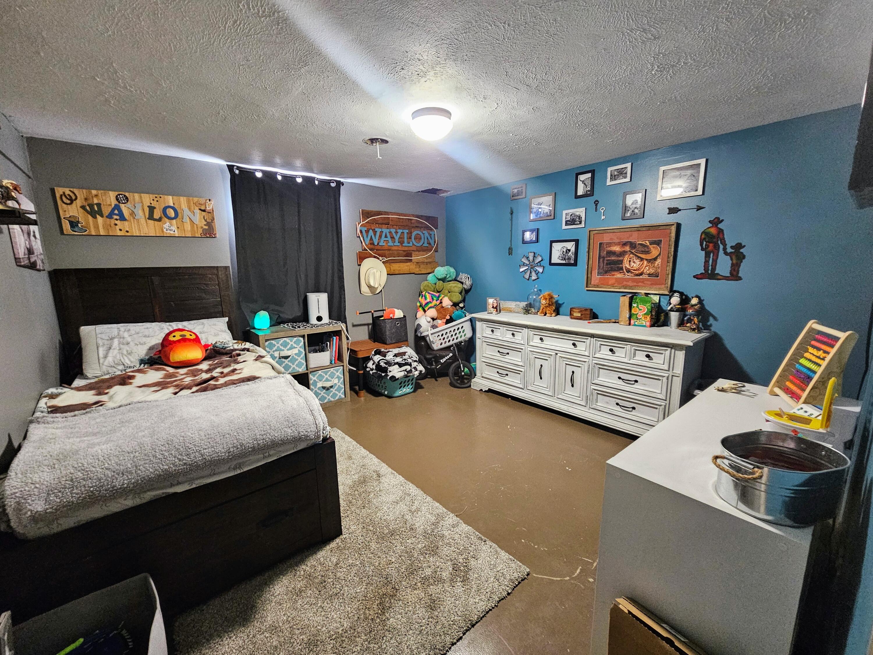 Oakland, Iowa 51560, United States, 3 Bedrooms Bedrooms, ,2 BathroomsBathrooms,Residential,Contingent,9425