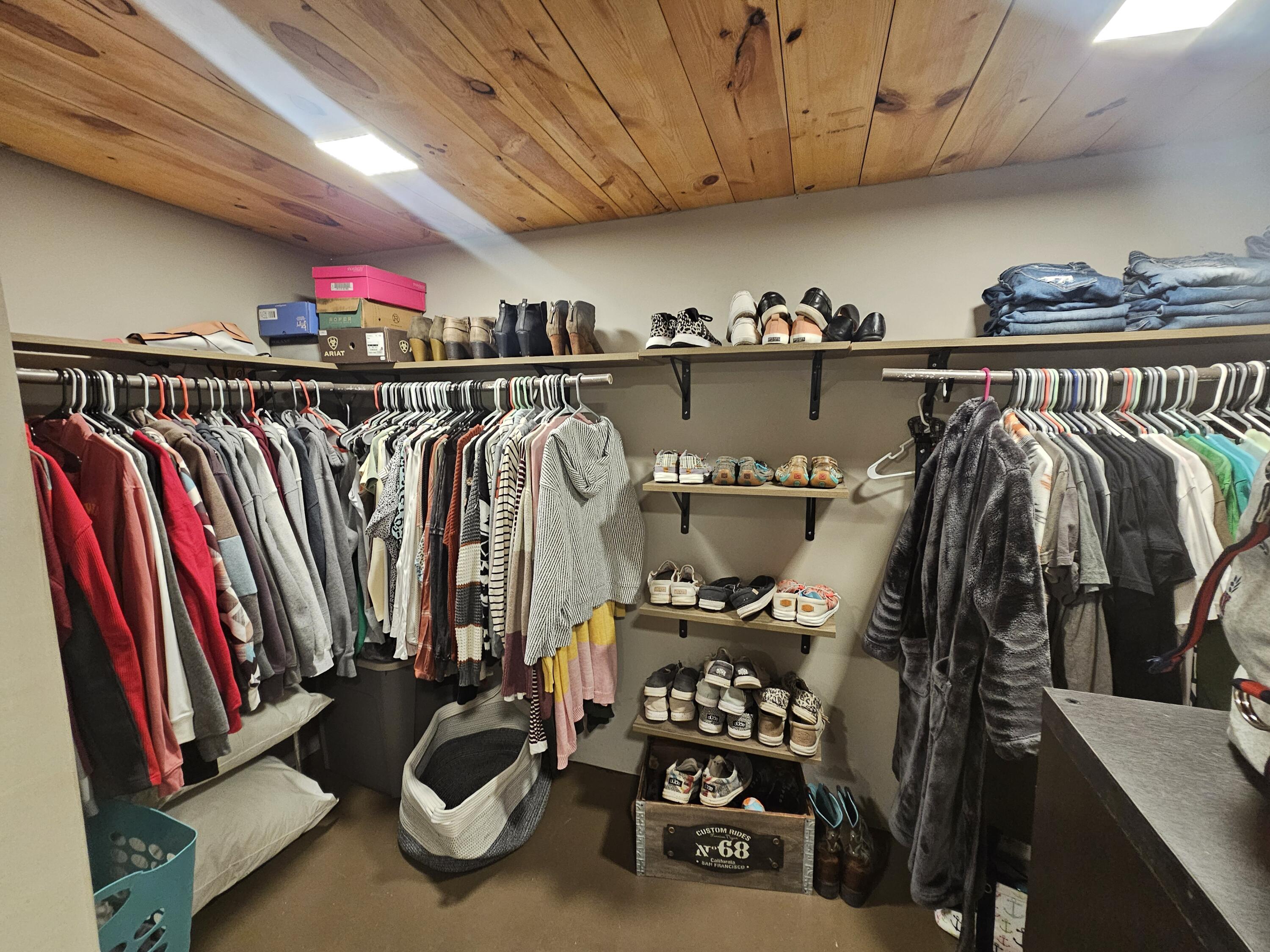 Oakland, Iowa 51560, United States, 3 Bedrooms Bedrooms, ,2 BathroomsBathrooms,Residential,Contingent,9425