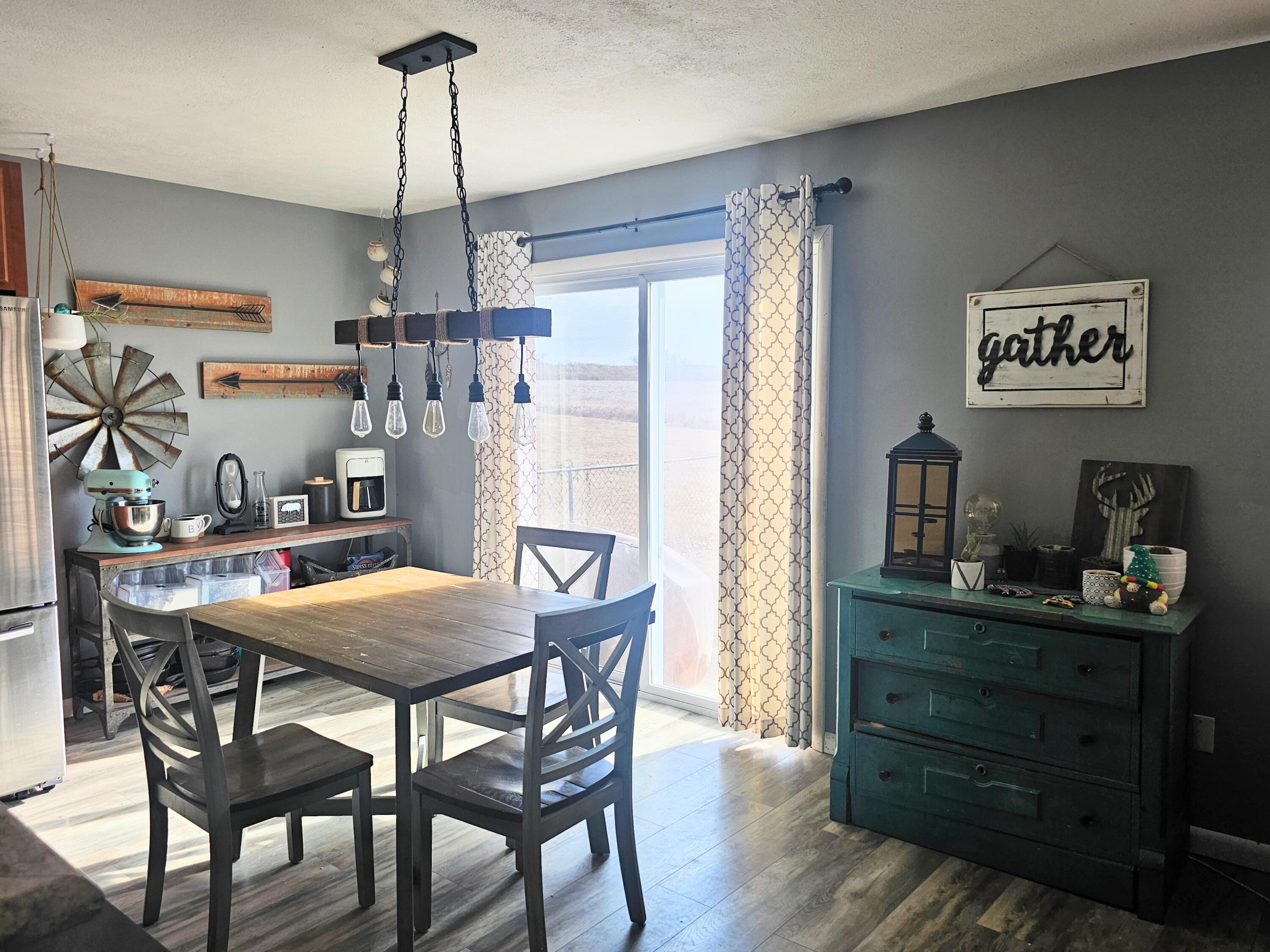 Oakland, Iowa 51560, United States, 3 Bedrooms Bedrooms, ,2 BathroomsBathrooms,Residential,Contingent,9425