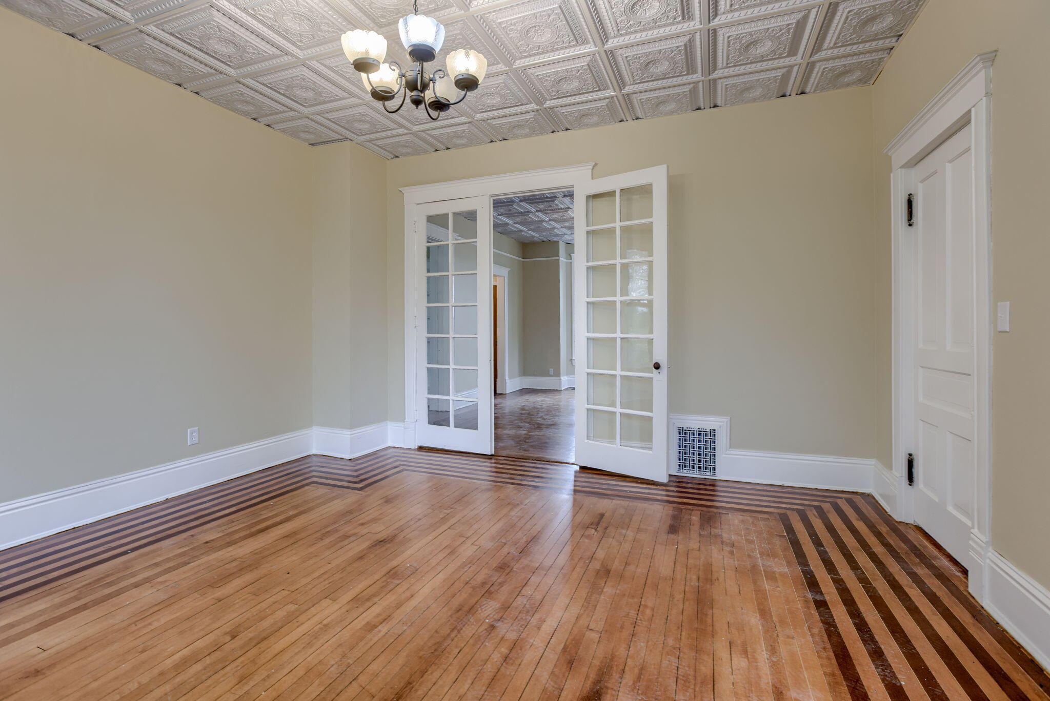 Clarinda, Iowa 51632, United States, 4 Bedrooms Bedrooms, ,2 BathroomsBathrooms,Residential,Active,115244