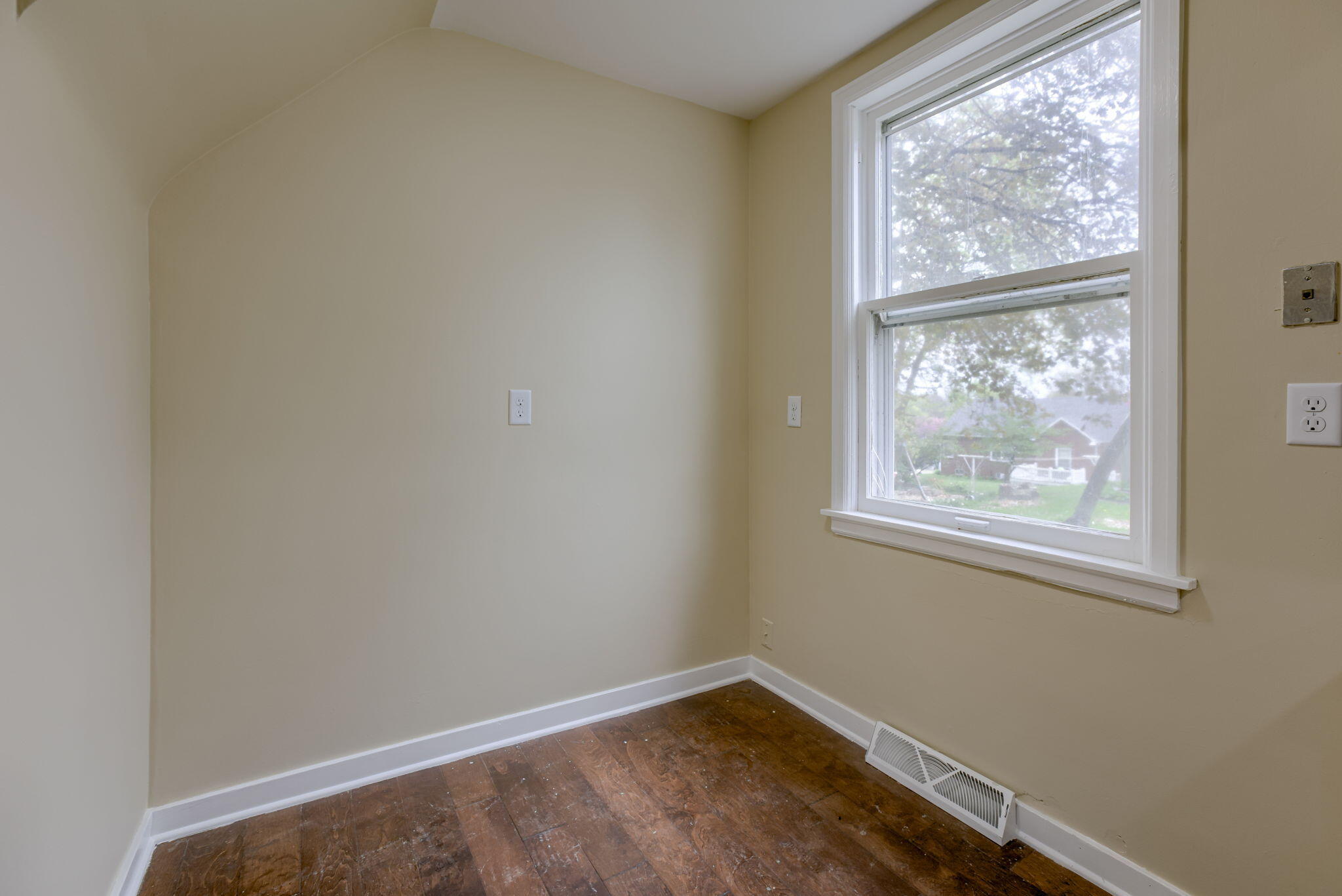 Clarinda, Iowa 51632, United States, 4 Bedrooms Bedrooms, ,2 BathroomsBathrooms,Residential,Active,115244