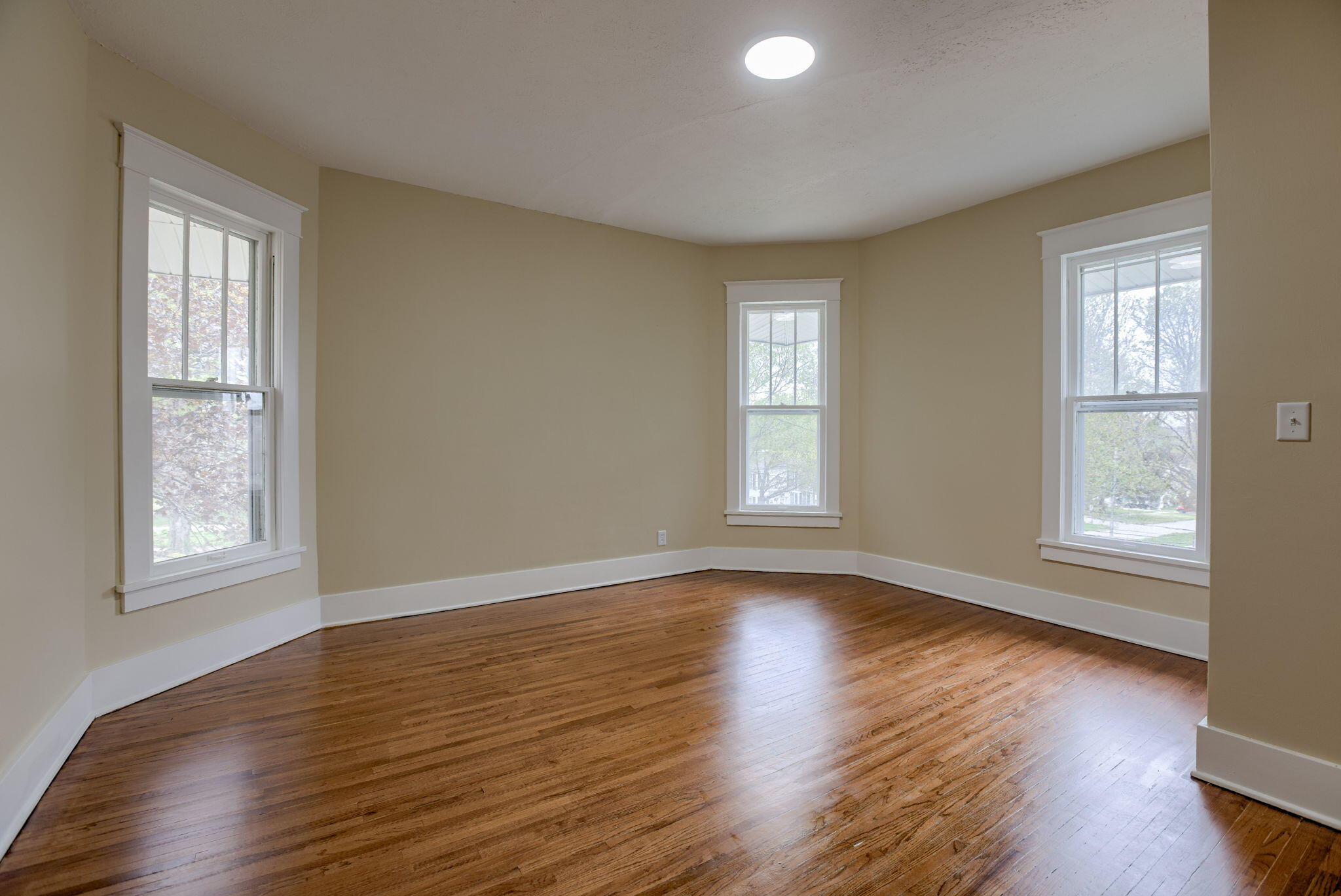 Clarinda, Iowa 51632, United States, 4 Bedrooms Bedrooms, ,2 BathroomsBathrooms,Residential,Active,115244