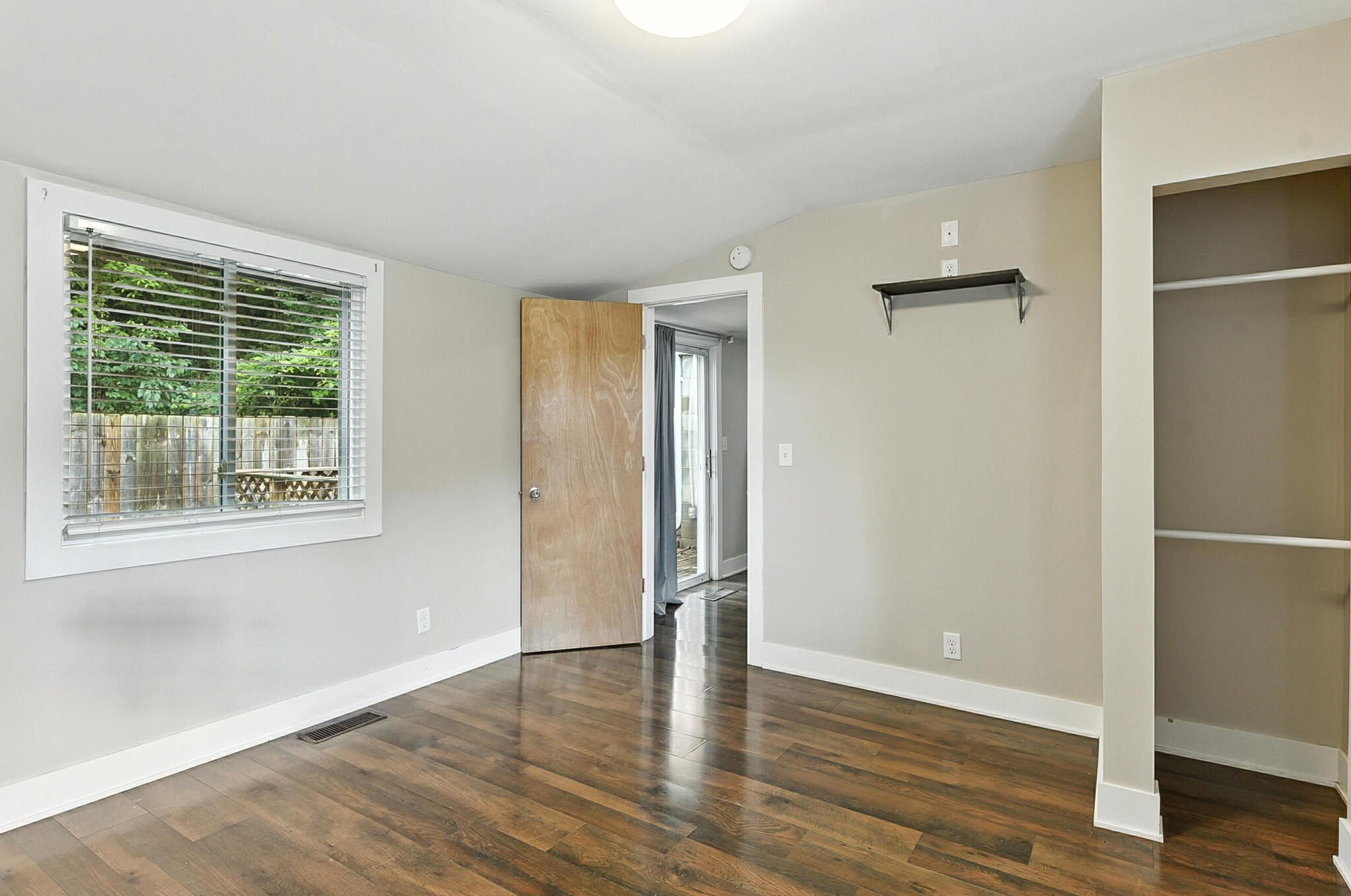 Council Bluffs, Iowa 51503, United States, 2 Bedrooms Bedrooms, ,1 BathroomBathrooms,Residential,Active,183881