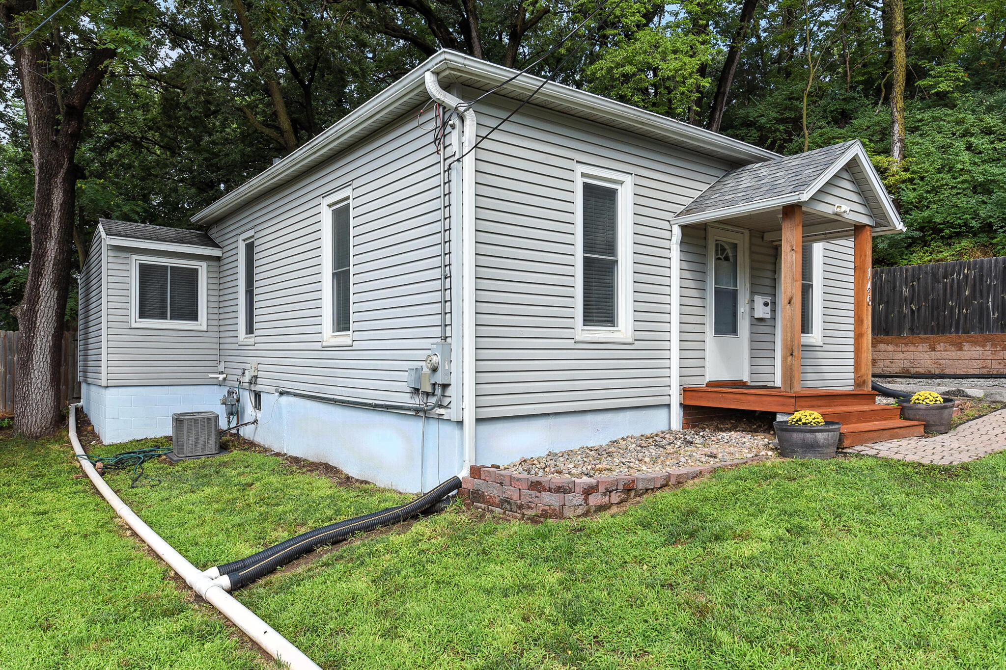 Council Bluffs, Iowa 51503, United States, 2 Bedrooms Bedrooms, ,1 BathroomBathrooms,Residential,Active,183881