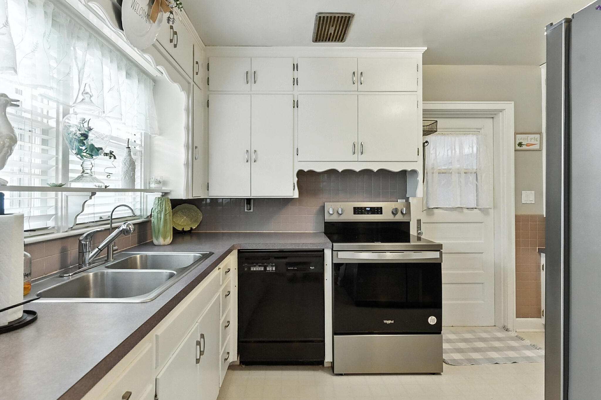 Atlantic, Iowa 50022, United States, 3 Bedrooms Bedrooms, ,2 BathroomsBathrooms,Residential,Active,180181