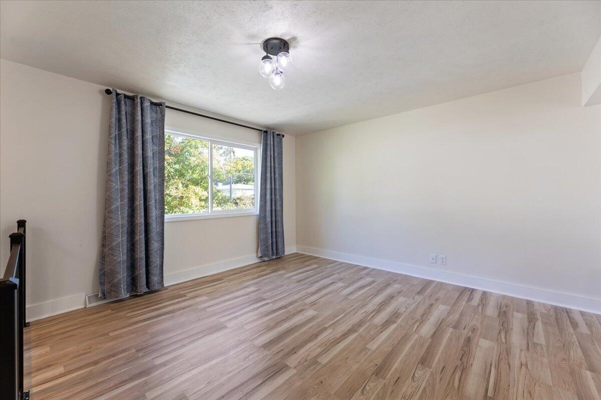 Bellevue, Nebraska 68123, United States, 3 Bedrooms Bedrooms, ,1 BathroomBathrooms,Residential,Pending,66468