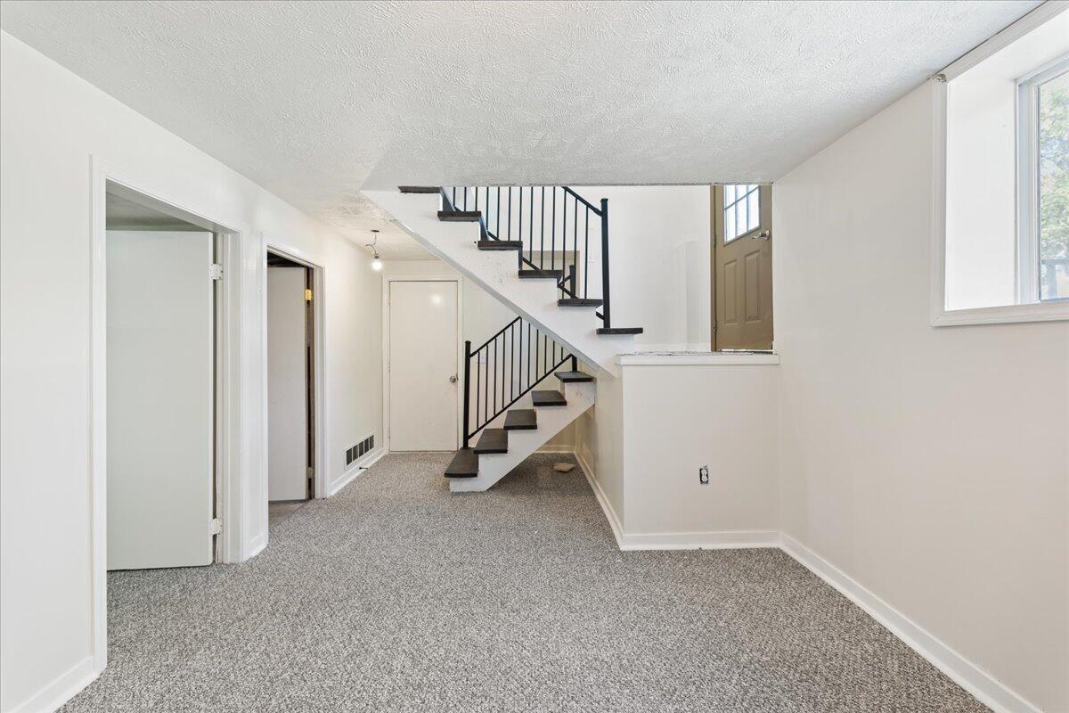 Bellevue, Nebraska 68123, United States, 3 Bedrooms Bedrooms, ,1 BathroomBathrooms,Residential,Pending,66468