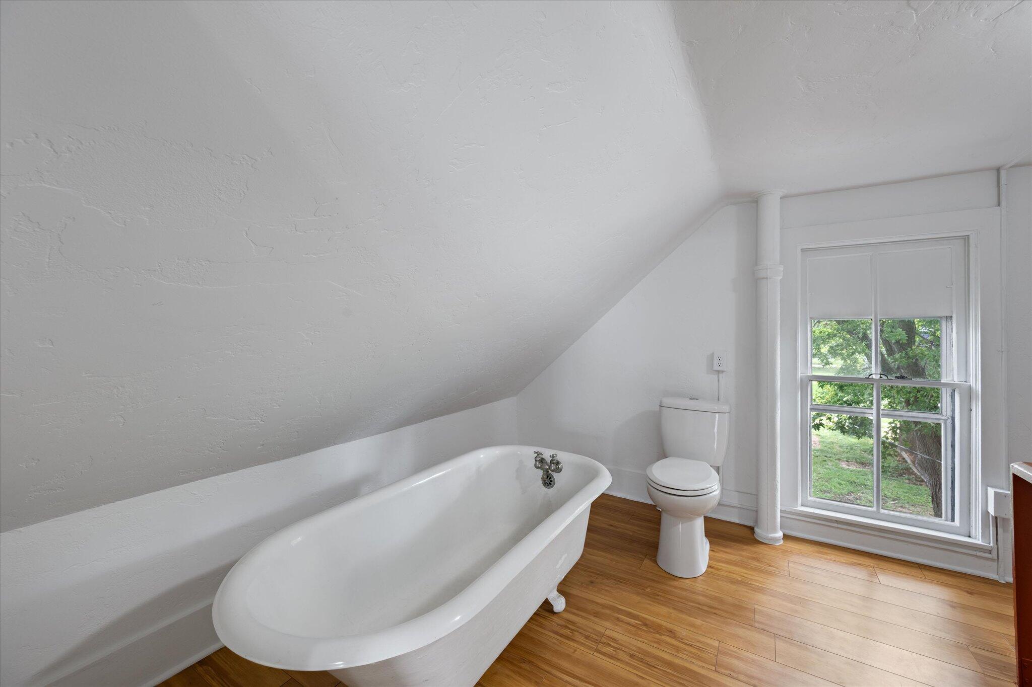 Onawa, Iowa 51040, United States, 4 Bedrooms Bedrooms, ,1 BathroomBathrooms,Residential,Active,214995