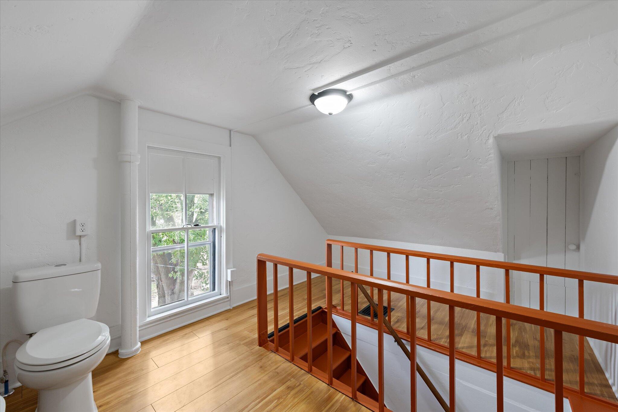 Onawa, Iowa 51040, United States, 4 Bedrooms Bedrooms, ,1 BathroomBathrooms,Residential,Active,214995