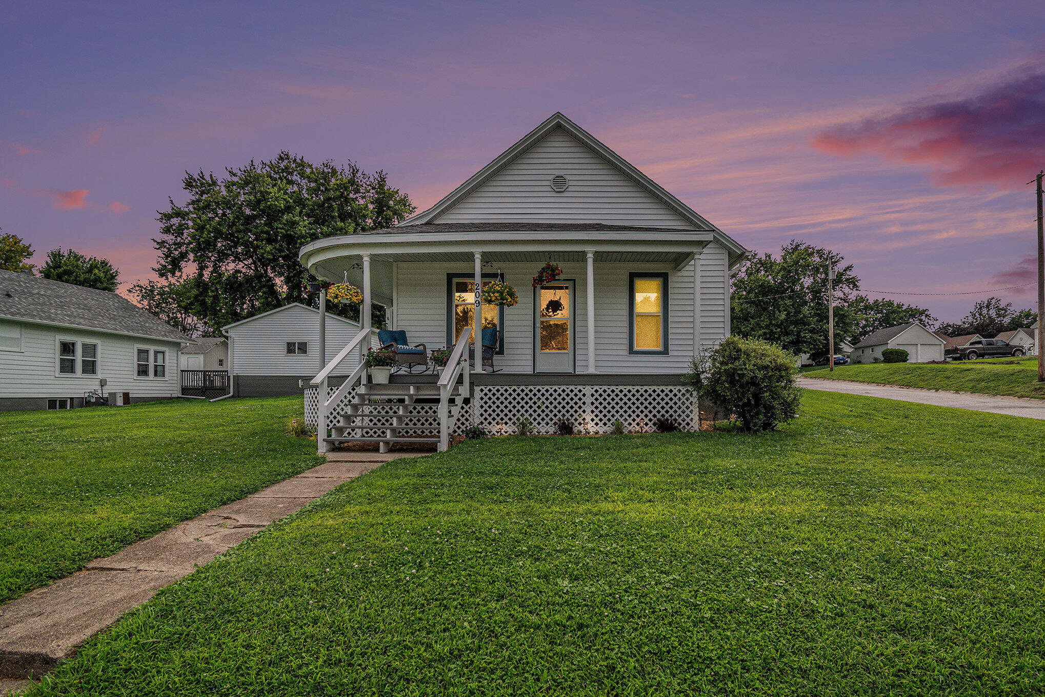 Neola, Iowa 51559, United States, 2 Bedrooms Bedrooms, ,1 BathroomBathrooms,Residential,Active,188301